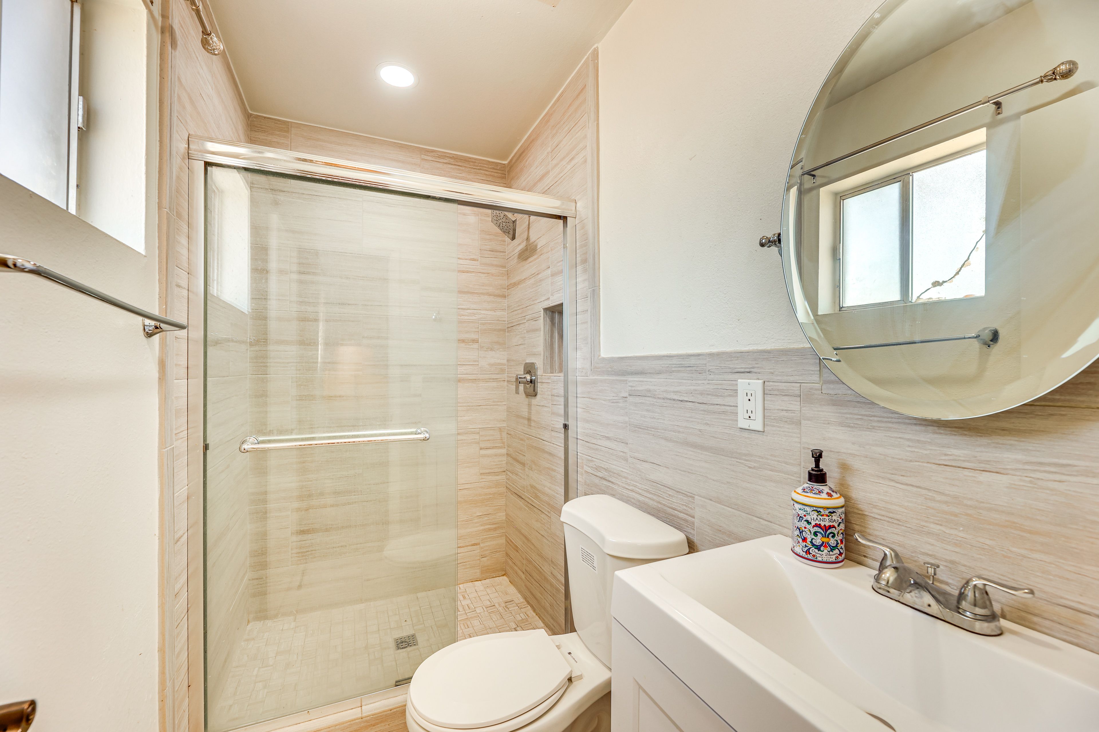 En-Suite Bathroom | Towels Provided