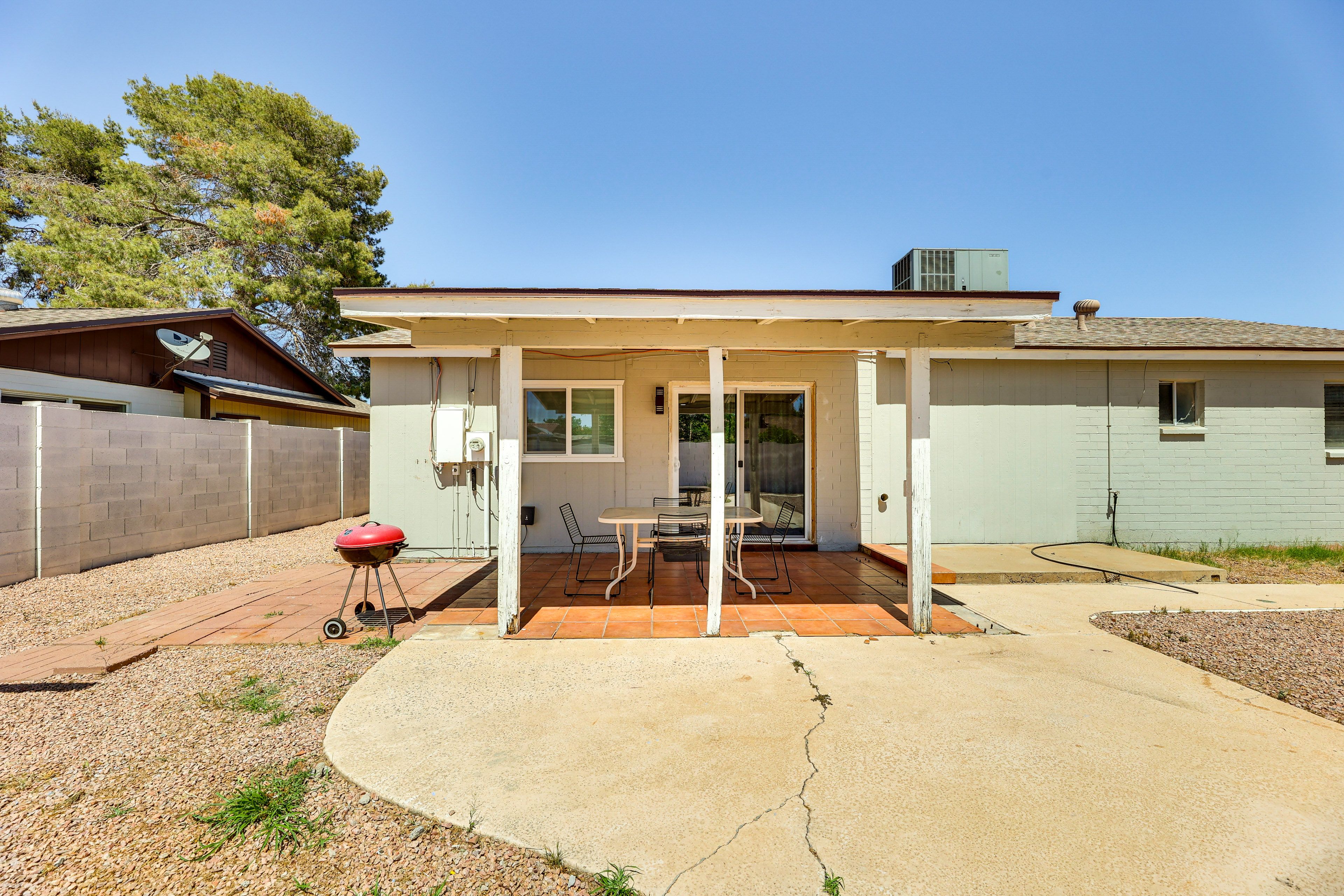 Covered Patio | Outdoor Dining Area | Charcoal Grill