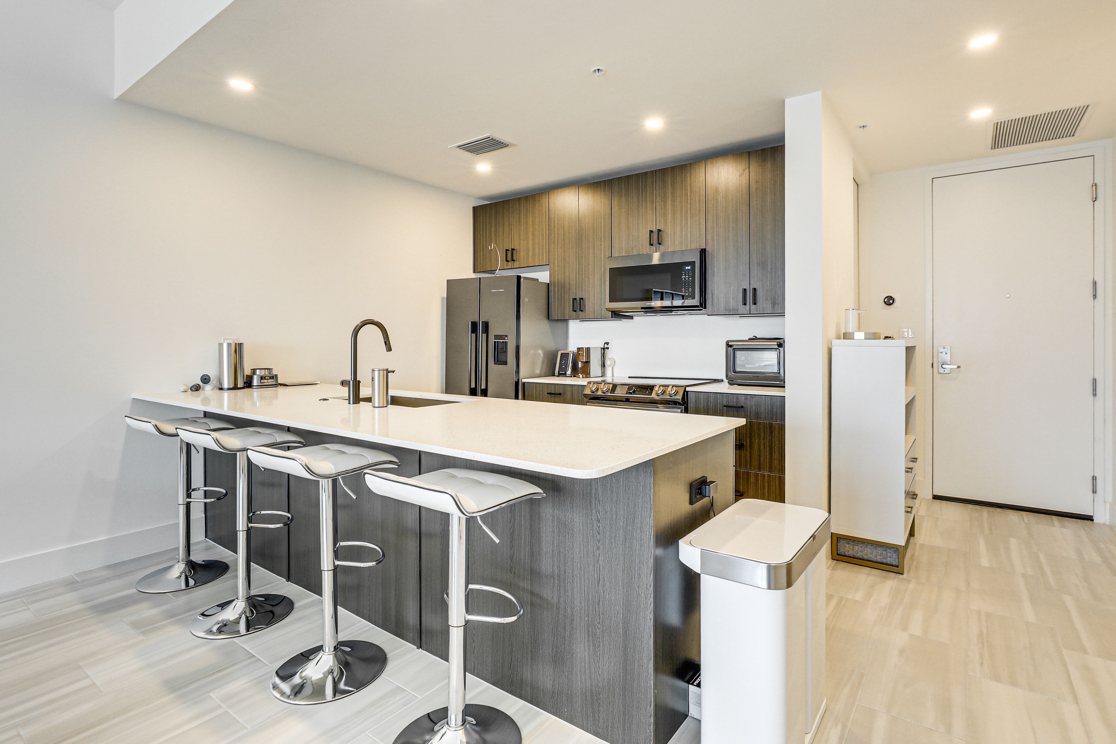 Kitchen | Breakfast Bar