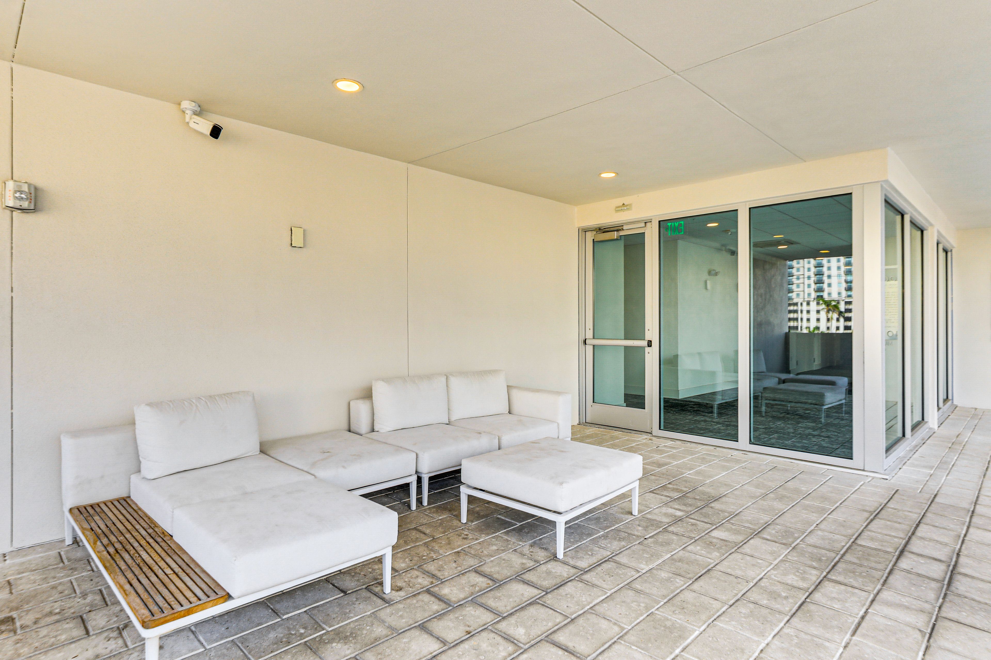 332 Cocoanut | Community Amenities