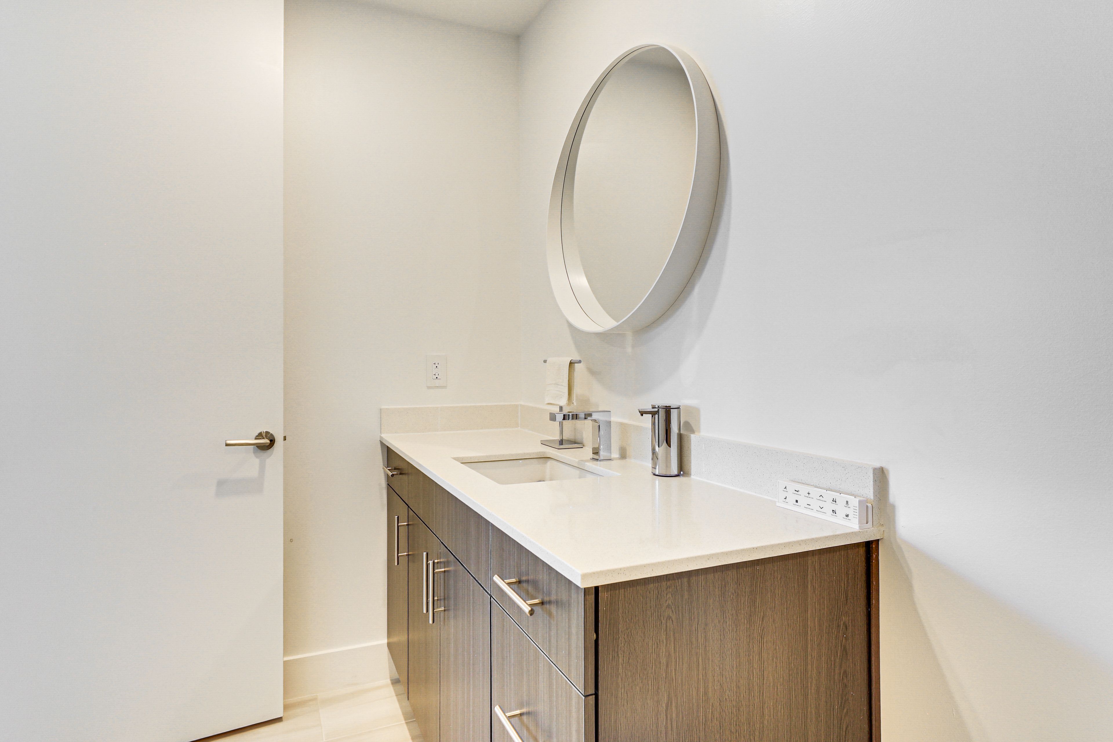 Full Bathroom | Towels Provided