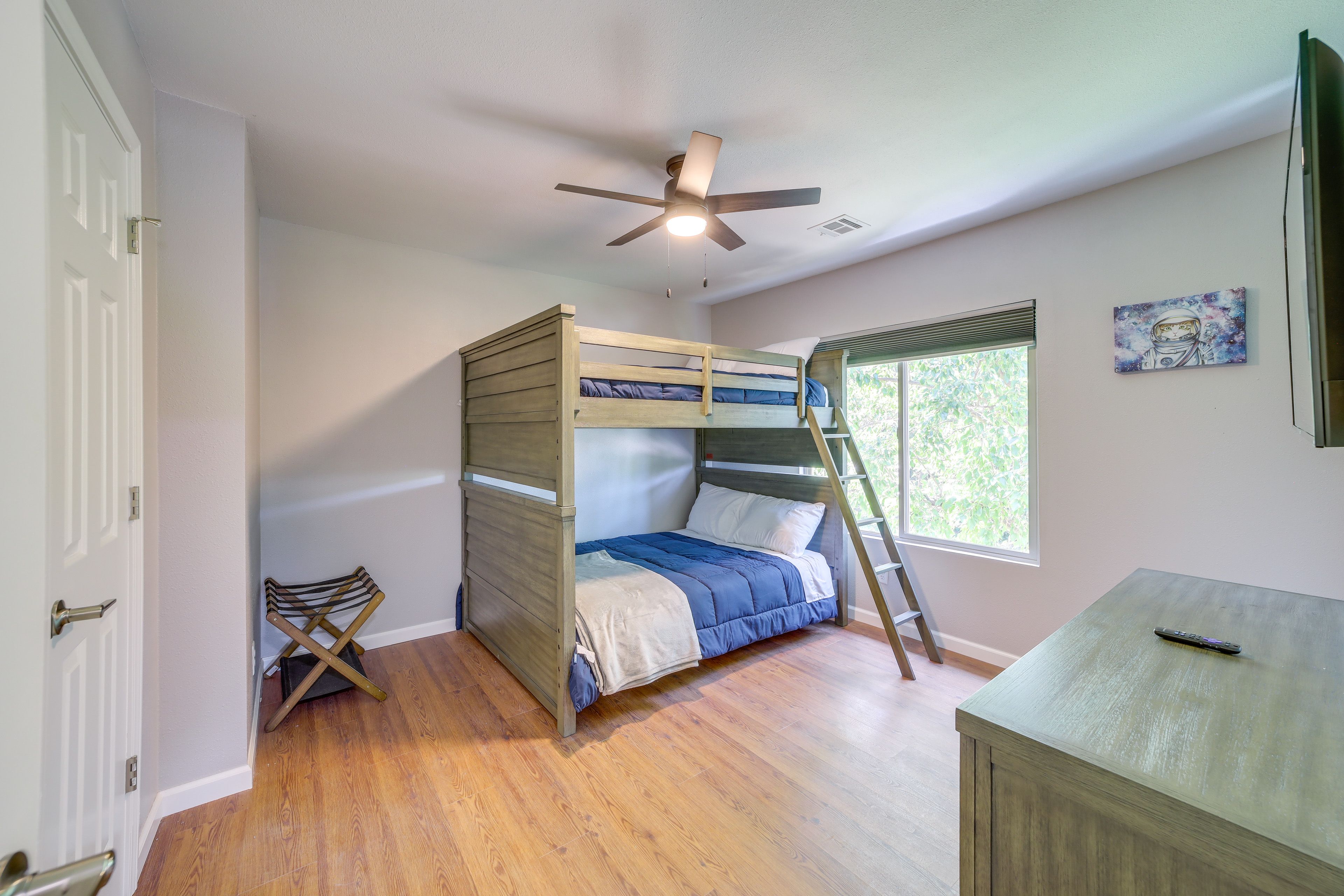 Bedroom 2 | Full Bunk Bed