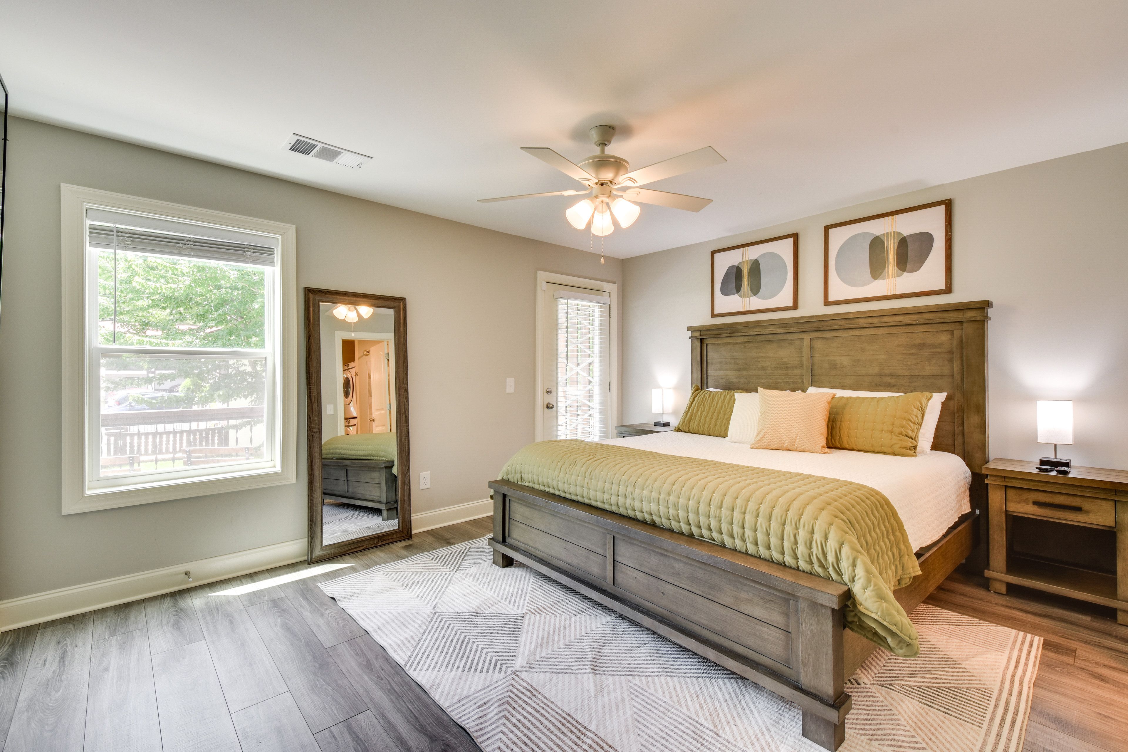 Bedroom | King Bed | Smart TV