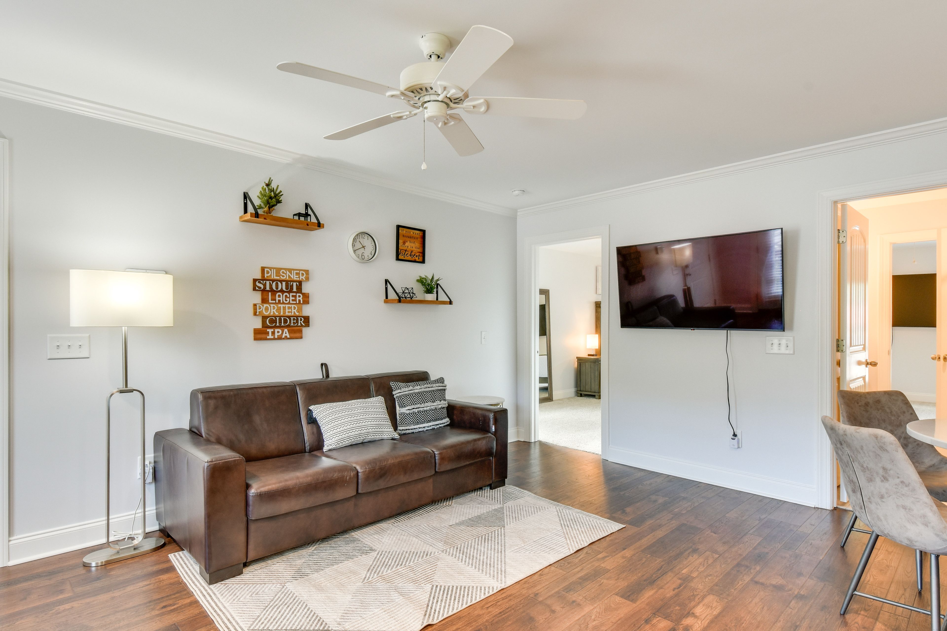 Living Room | Queen Sleeper Sofa | Smart TV | Free WiFi