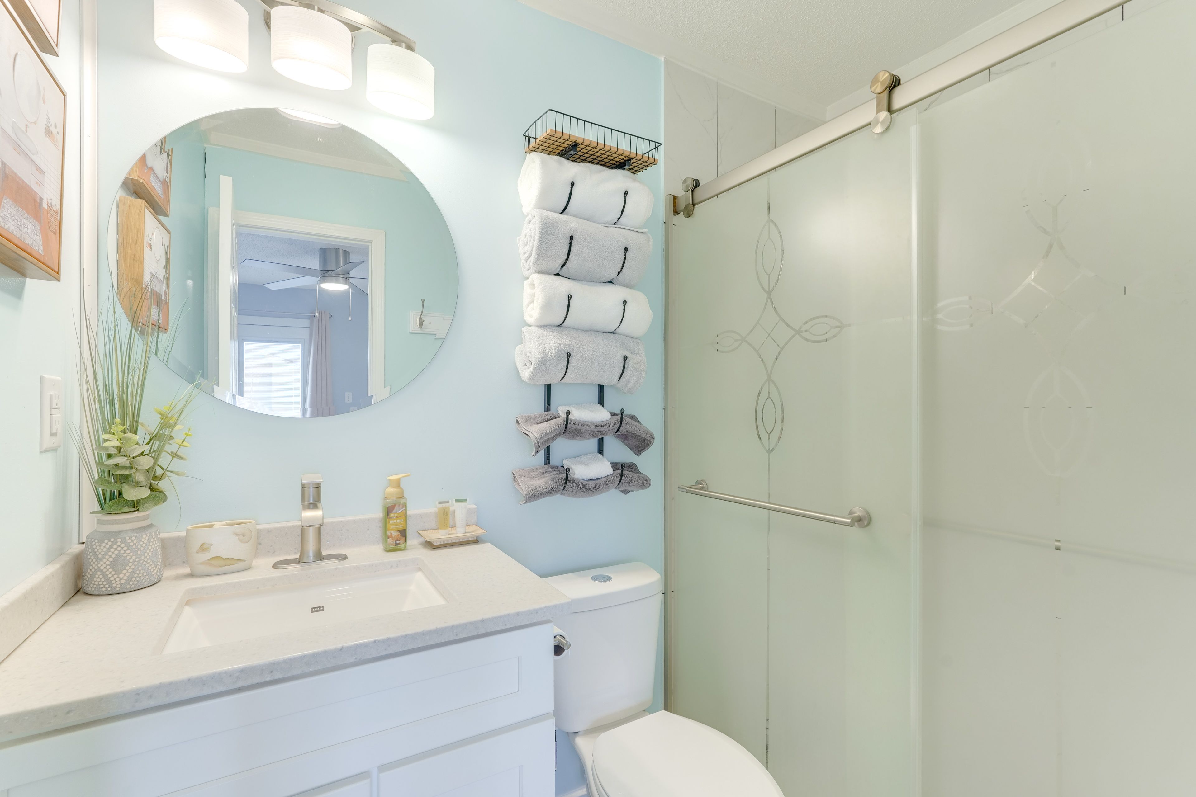 En-Suite Bathroom | Towels Provided | 2nd Floor