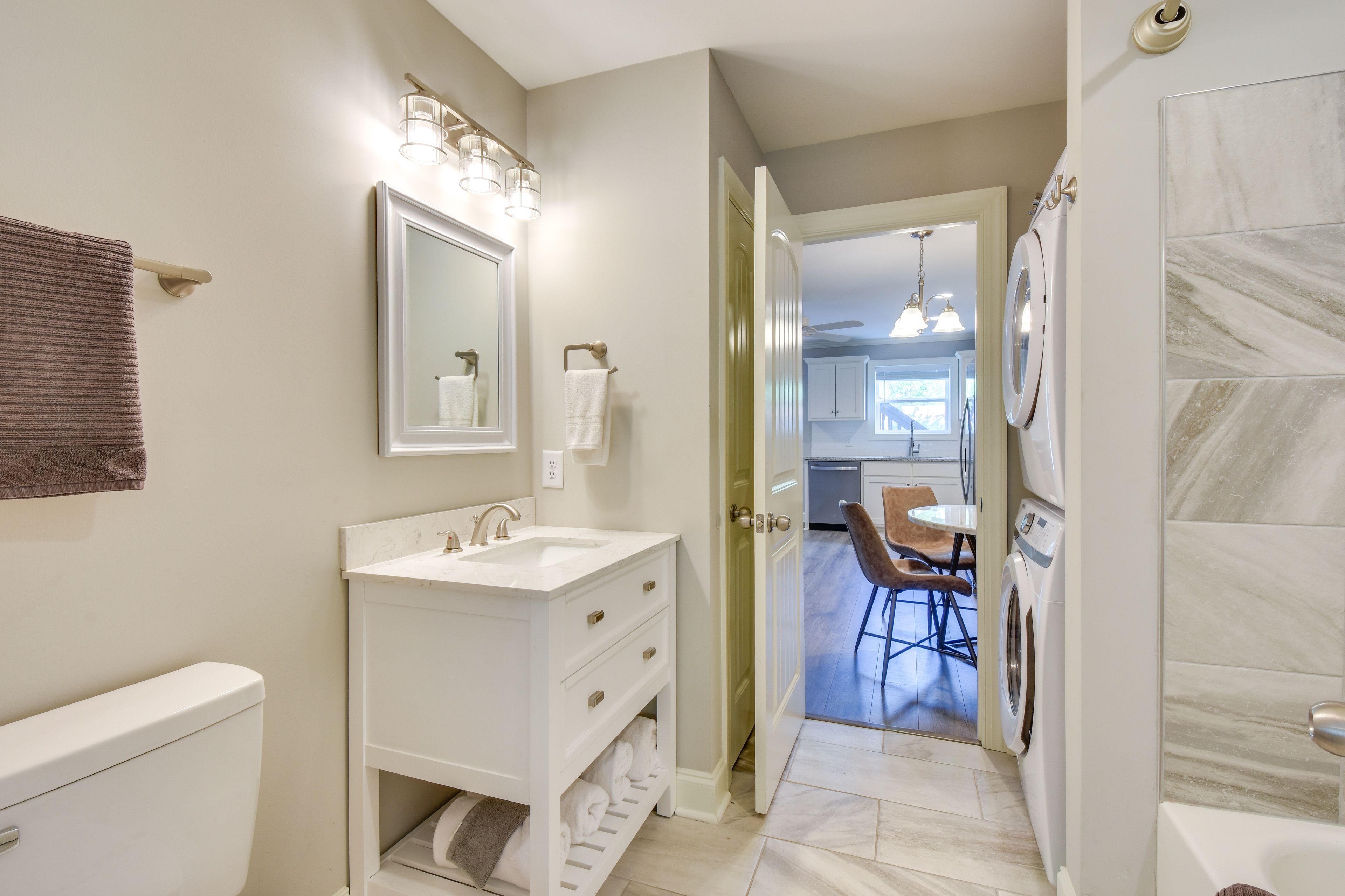 Full Bathroom | Washer & Dryer