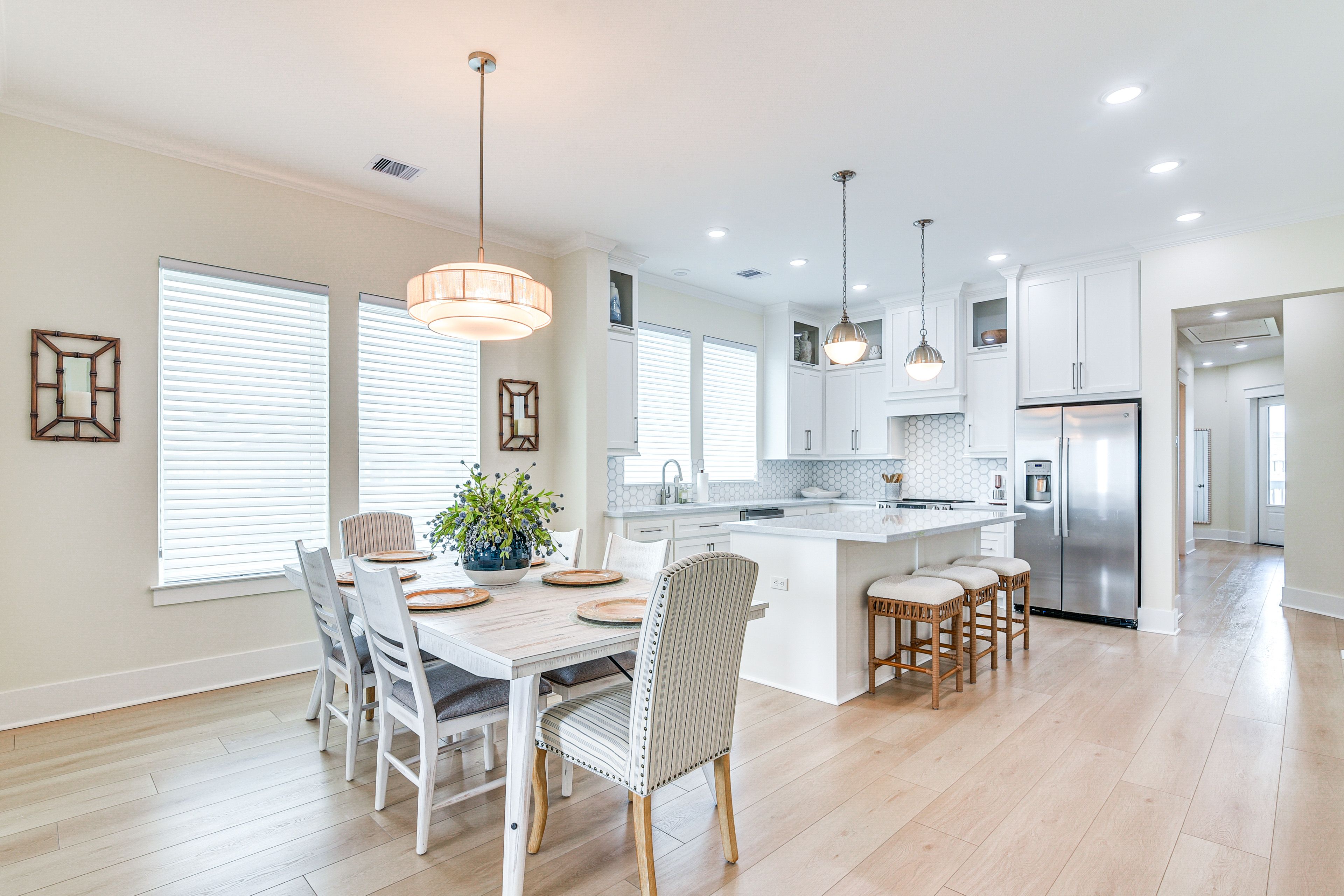 Dining Area | Dishware/Flatware