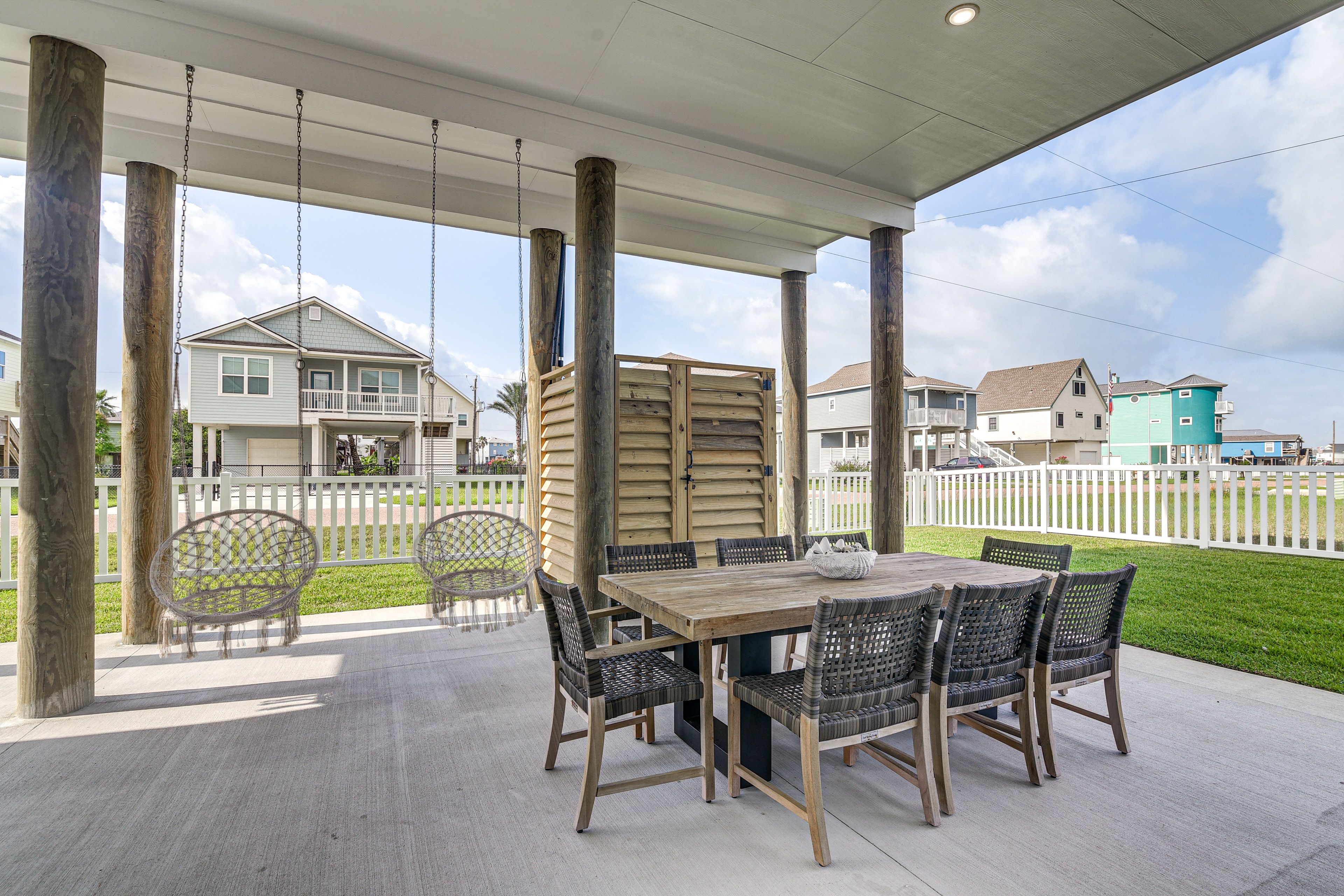 Covered Patio | Outdoor Shower
