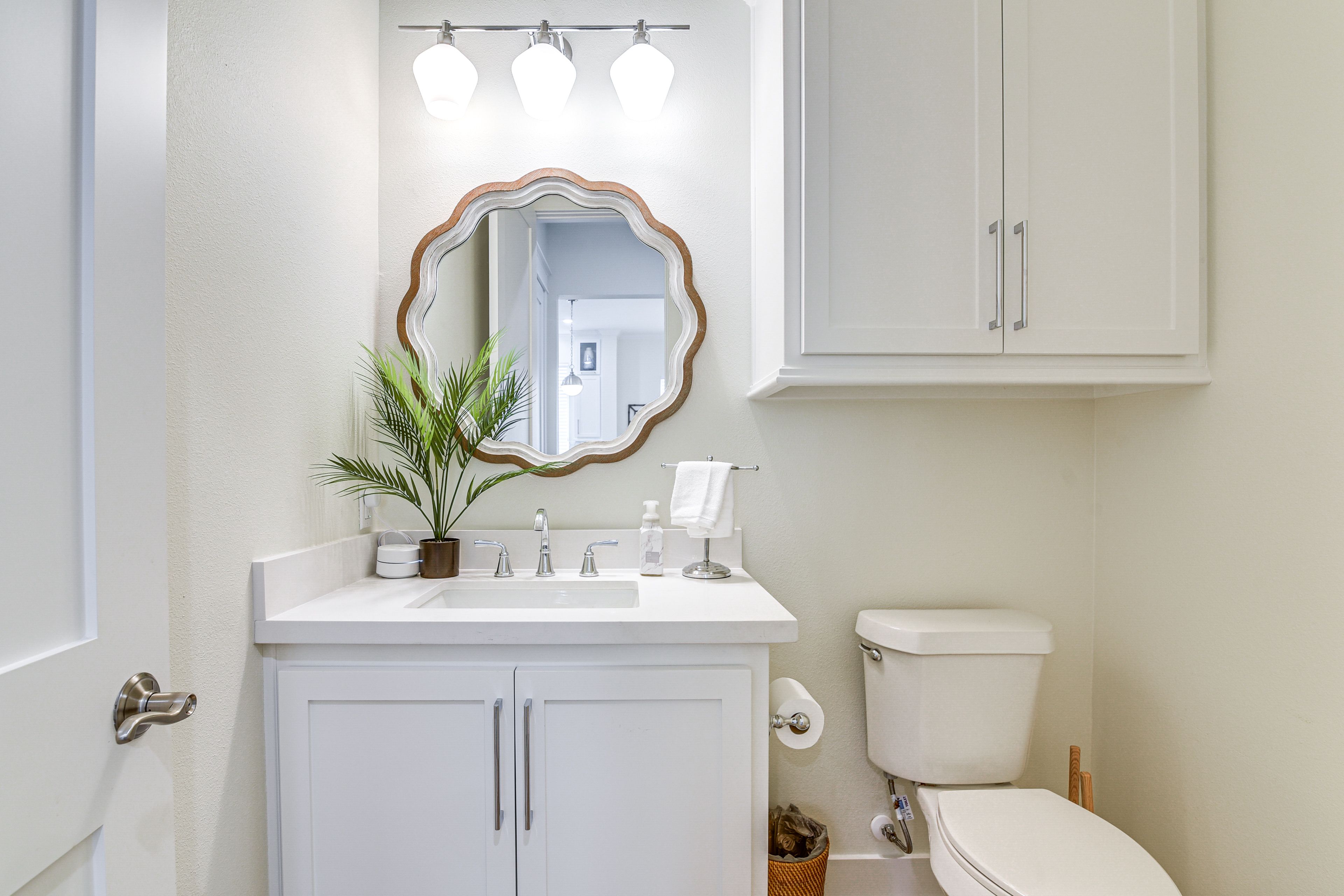 Half Bathroom | Complimentary Toiletries | Towels Provided