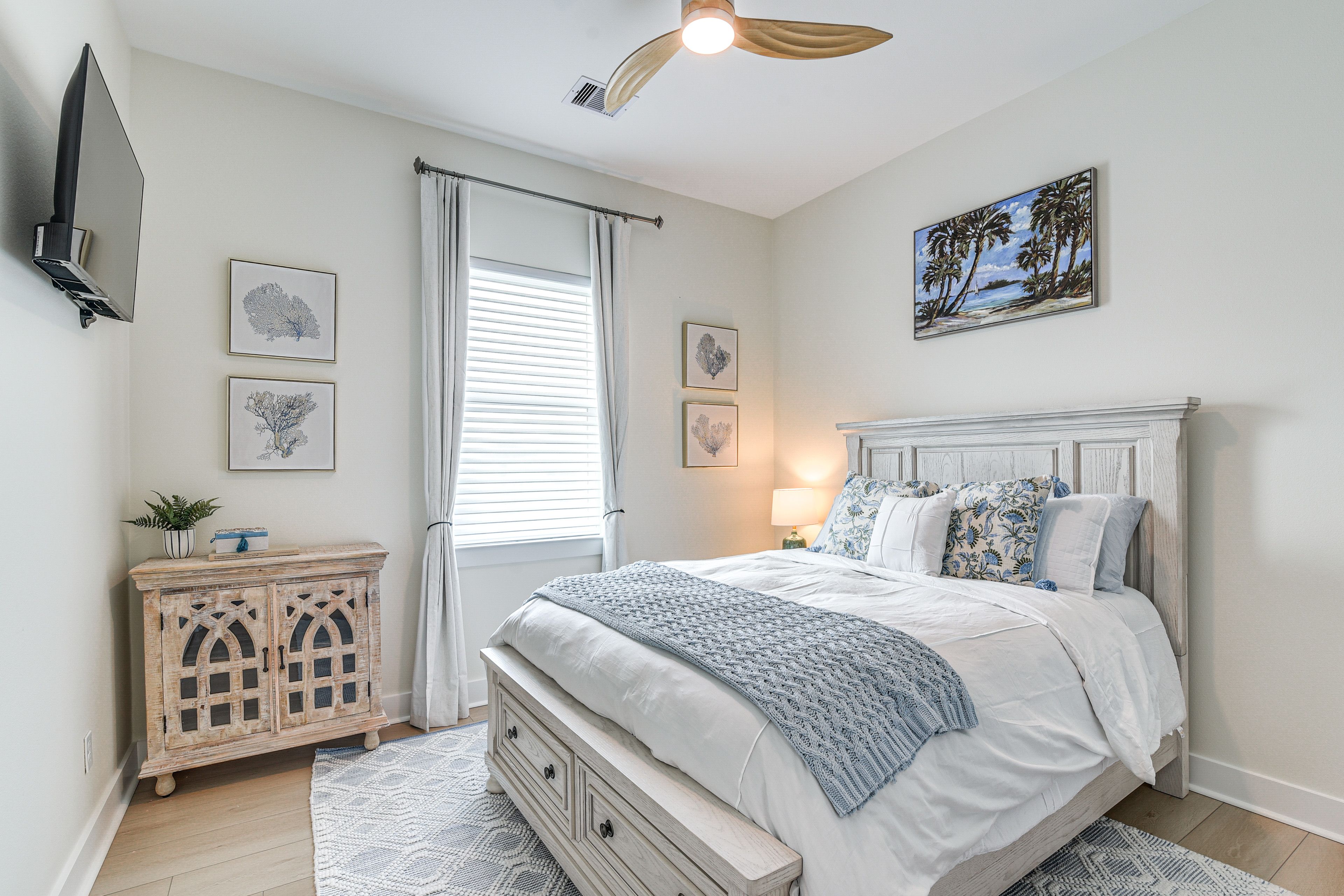 Bedroom 2 | Queen Bed | Twin Bunk Bed