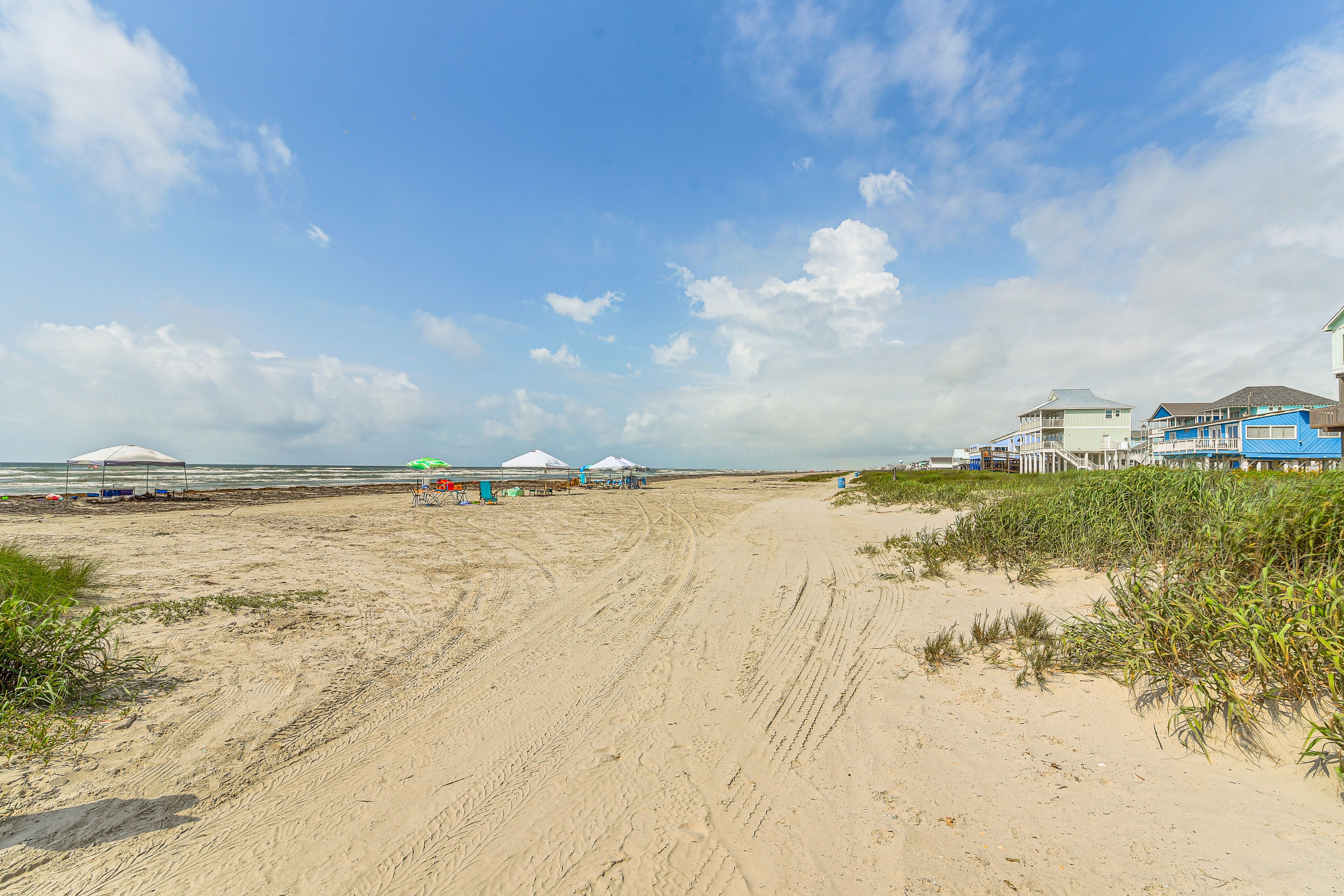 Walk to Terramar Beach