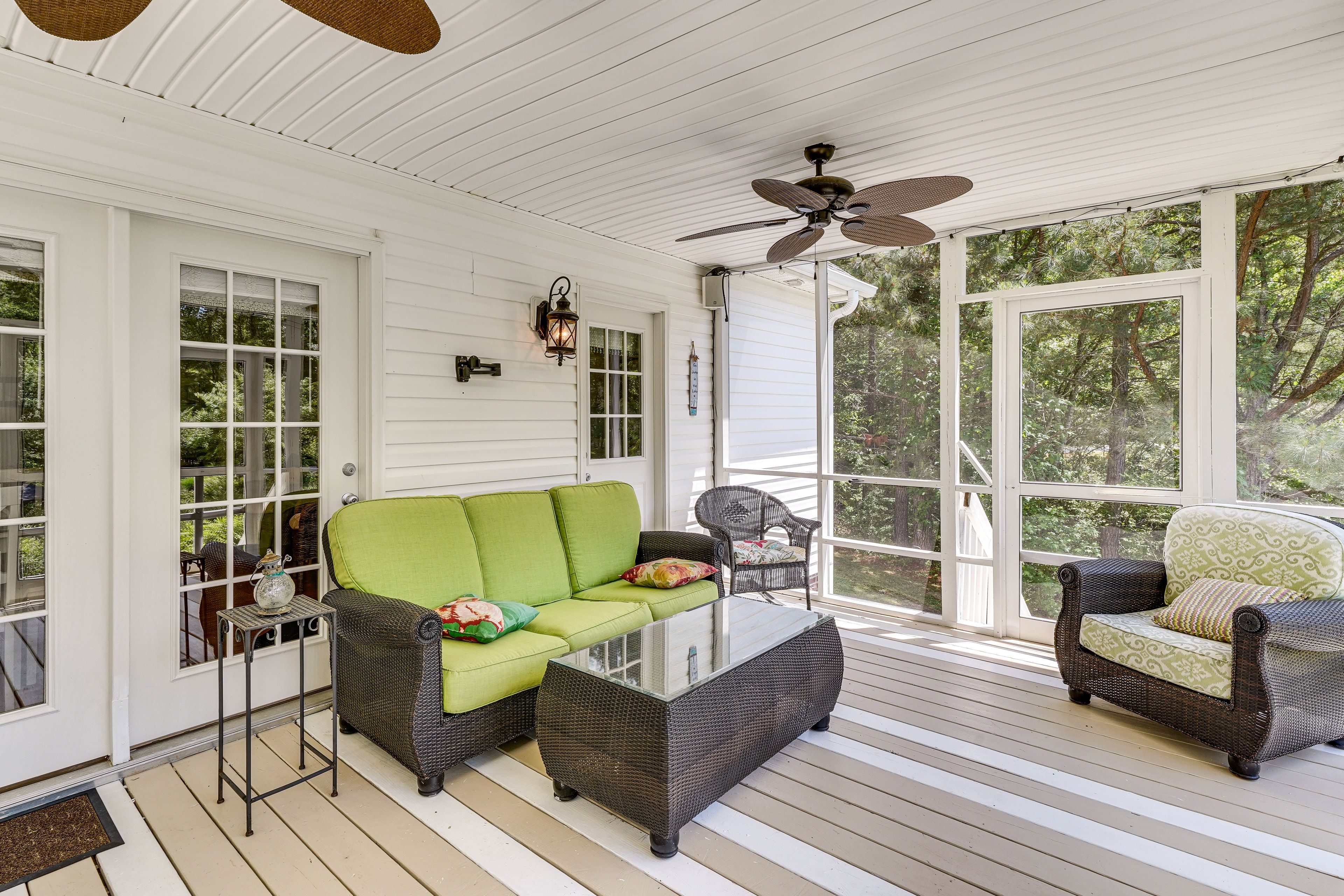 Screened Porch | Outdoor Dining