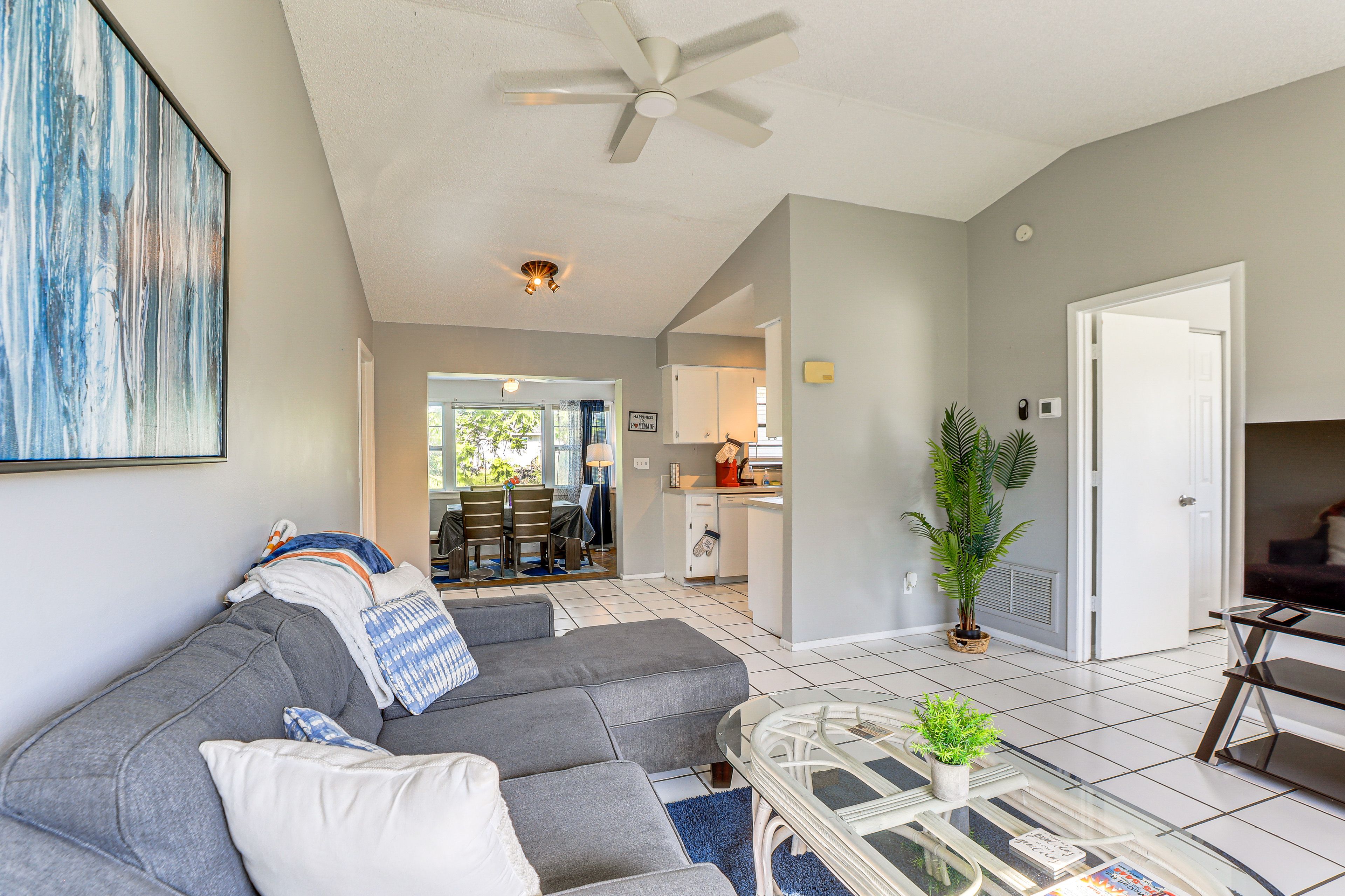 Englewood Vacation Rental | 3BR | 2BA | 1 Step to Enter | 1,200 Sq Ft