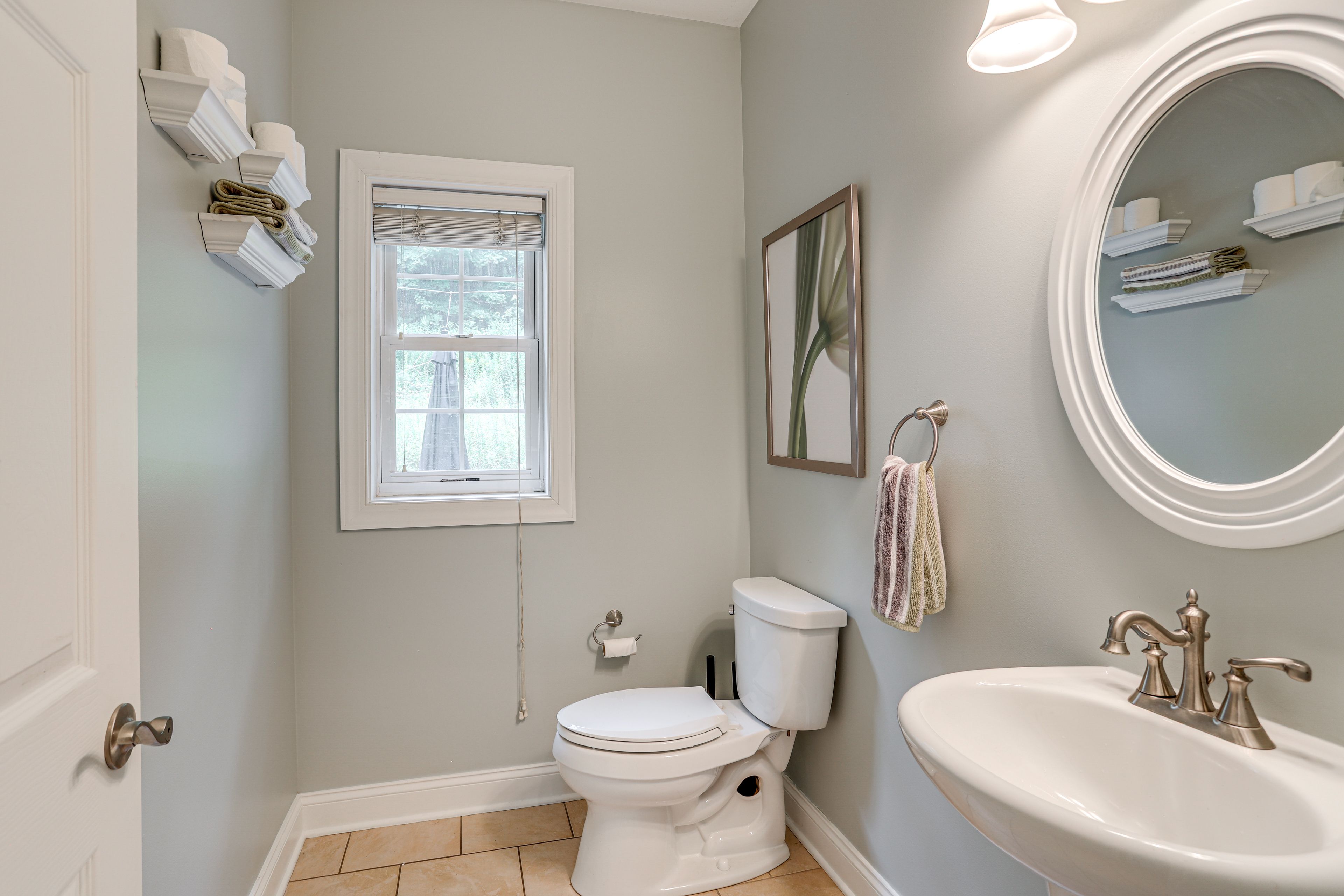 Half Bathroom | Towels Provided | Main Level