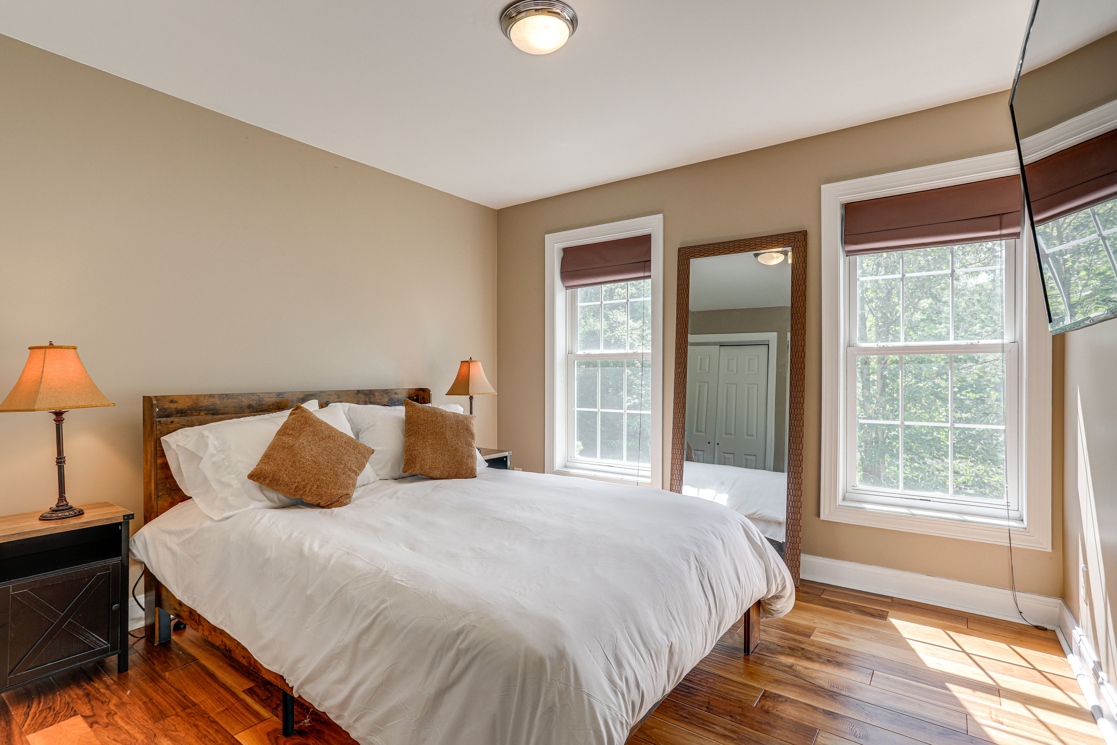 Bedroom 3 | Queen Bed | Smart TV | Upper Level