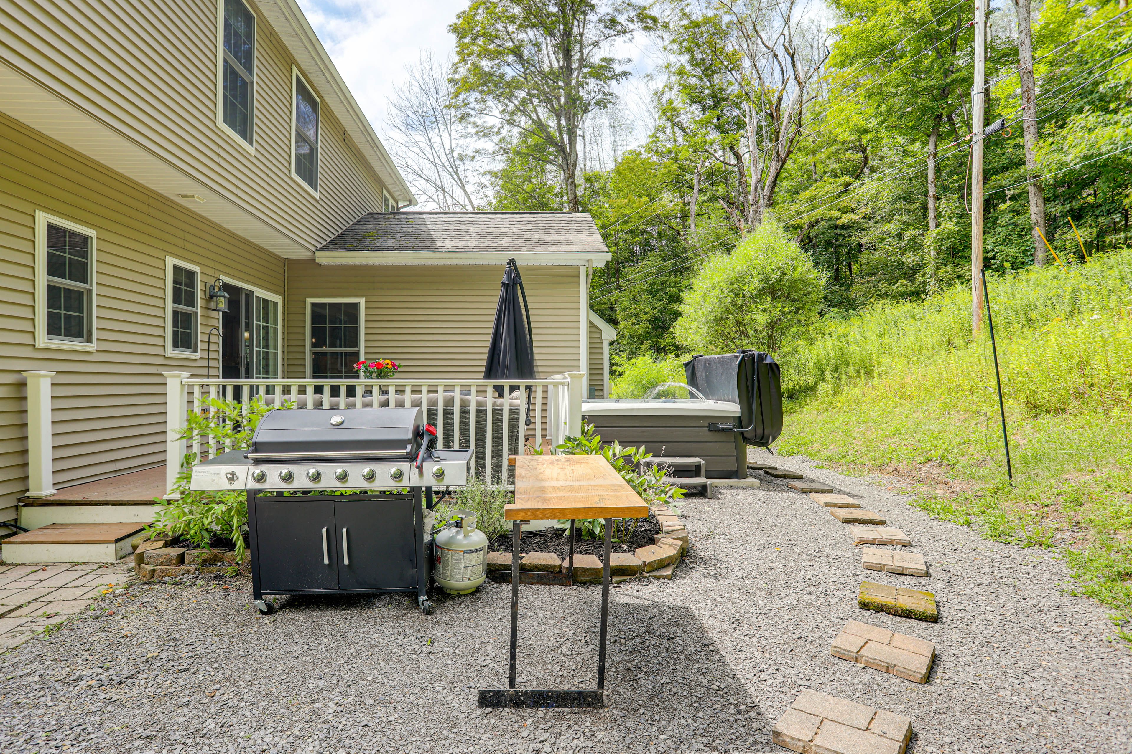 Patio | Gas Grill | Hot Tub
