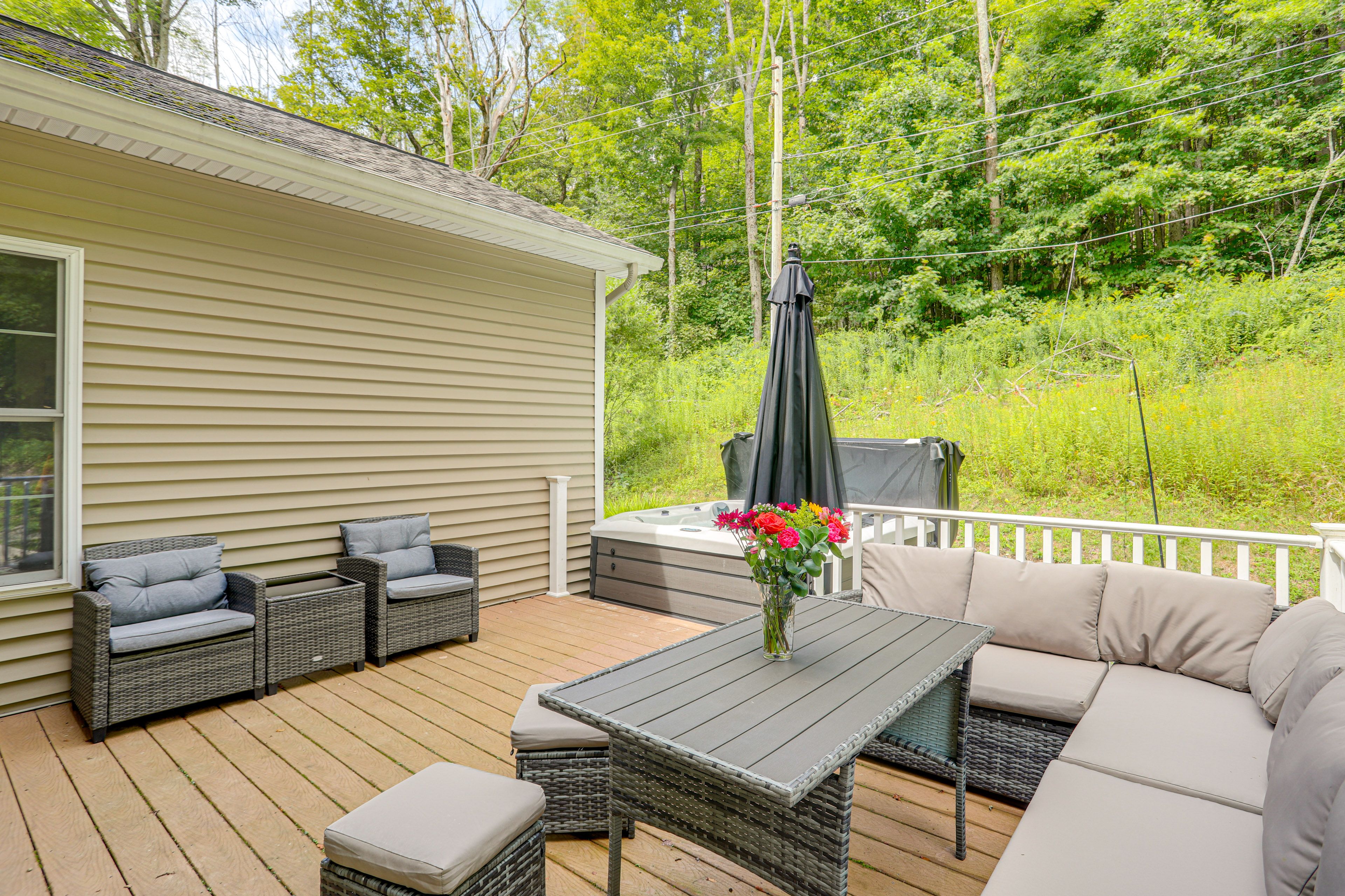 Furnished Deck