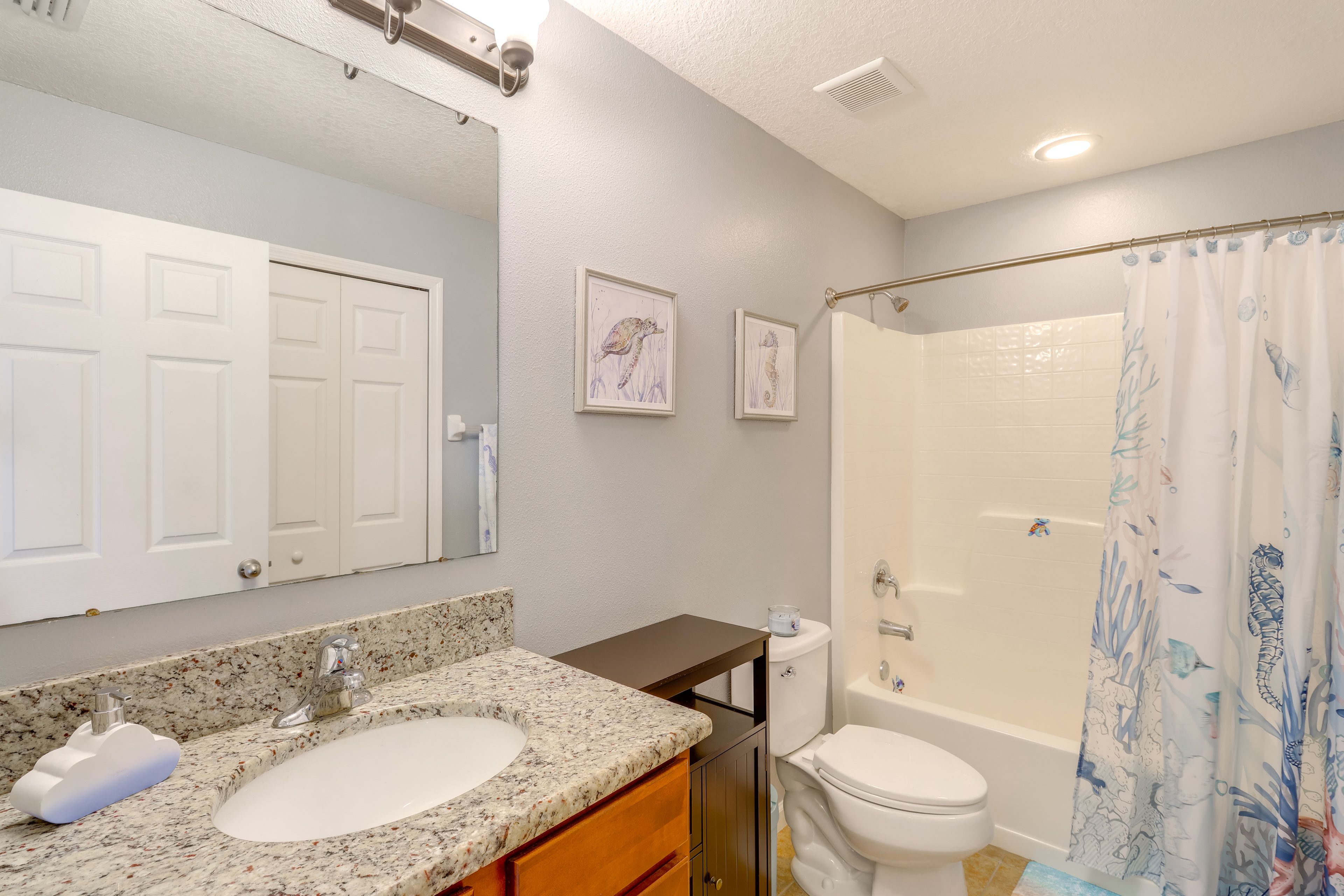Full Bathroom | 2nd Floor