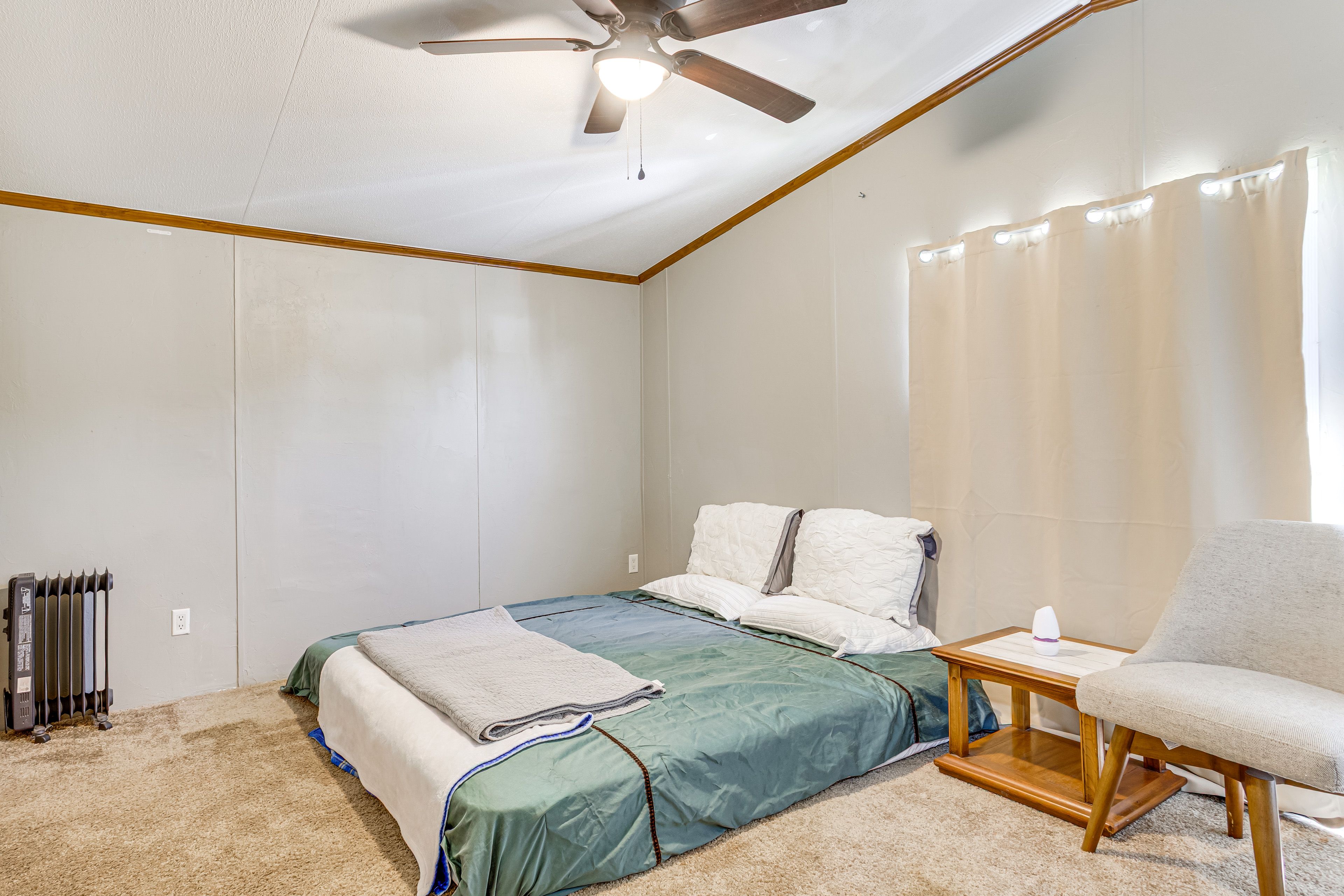 Bonus Room | King Floor Mattress