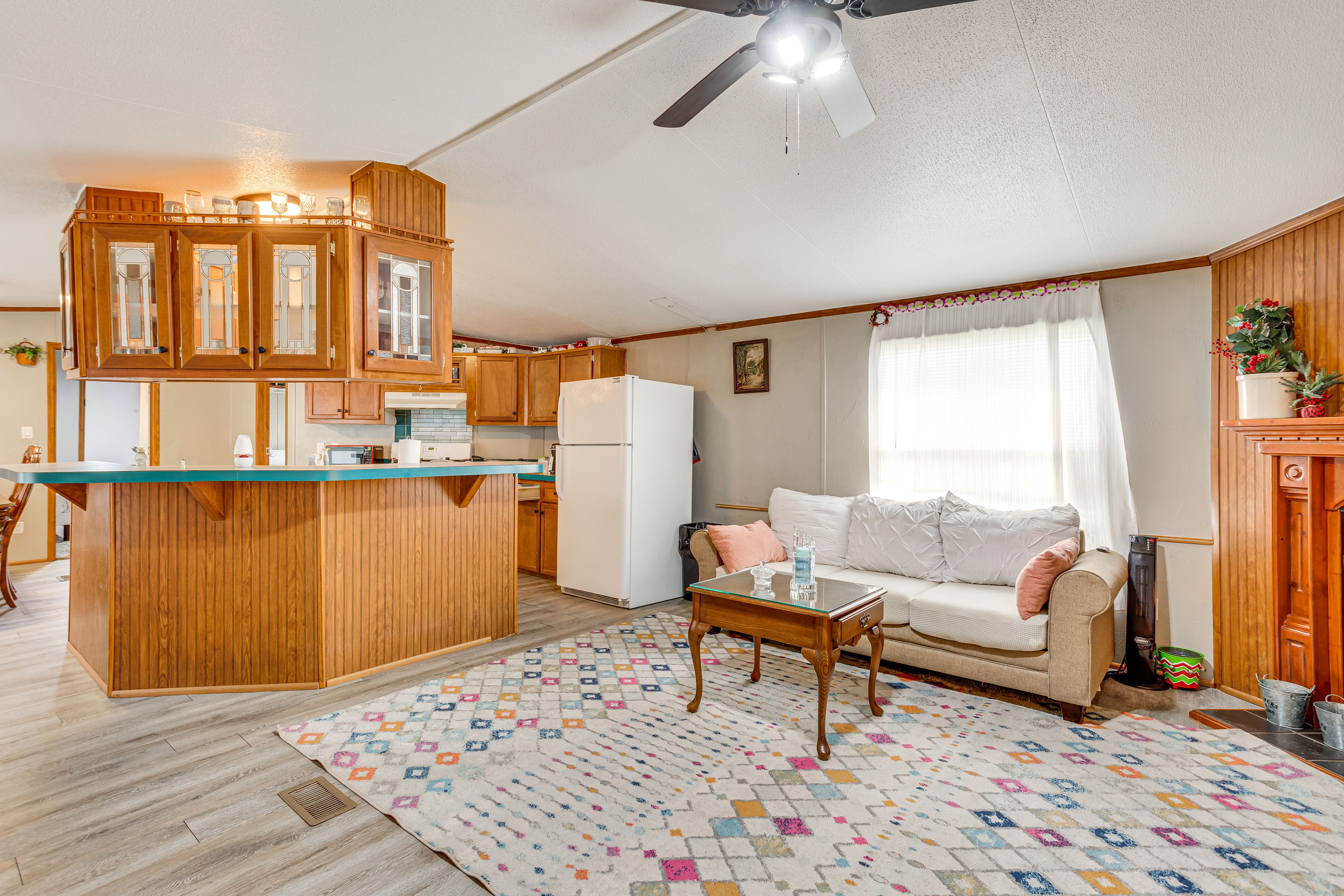 Living Room | Central A/C | Free WiFi