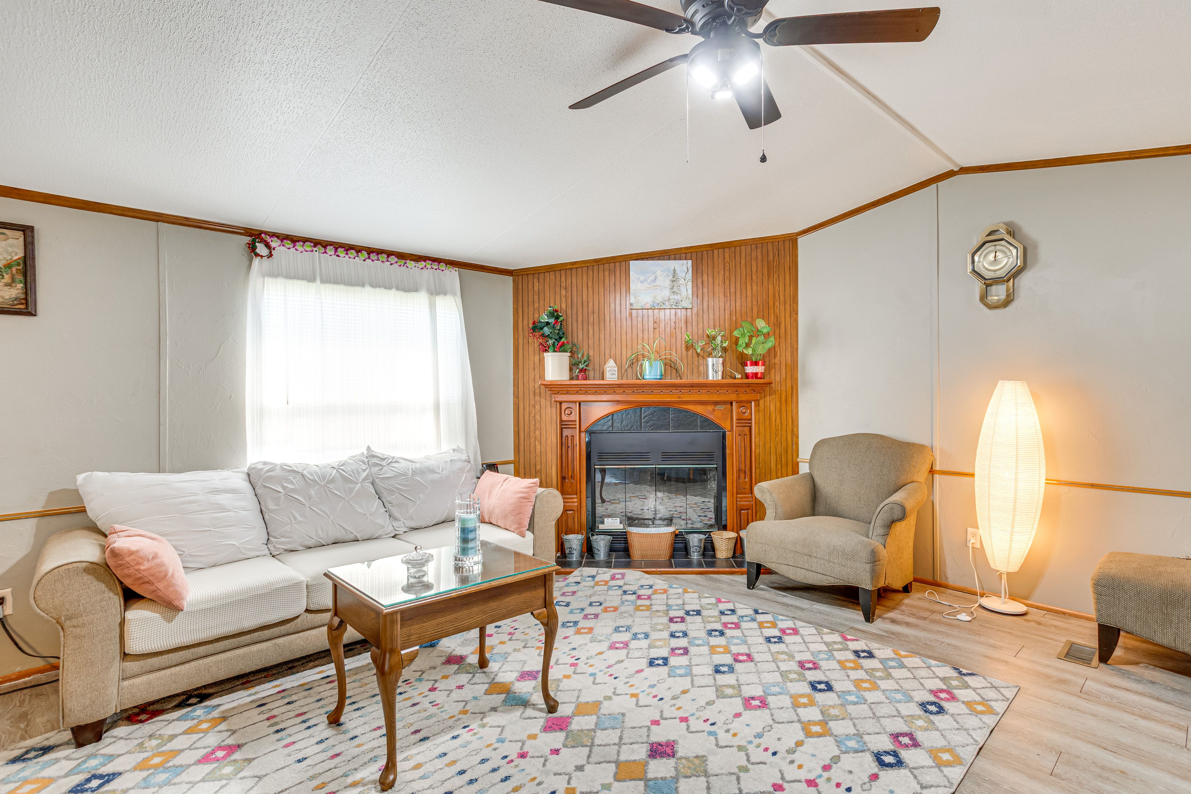 Edmond Vacation Rental | 2BR | 2BA | 1,400 Sq Ft | 6 Steps to Enter
