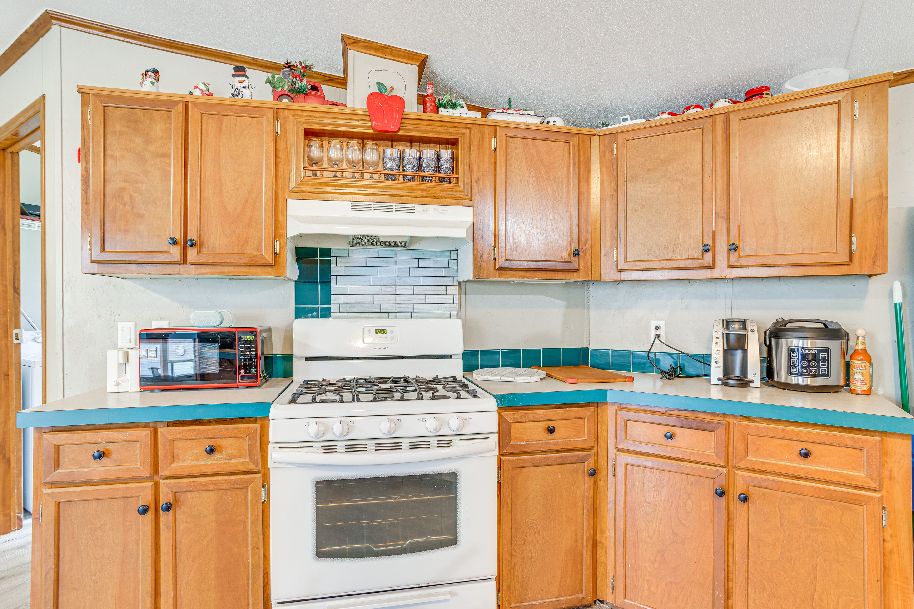 Kitchen | Keurig Coffee Maker | Dishwasher | Cooking Basics