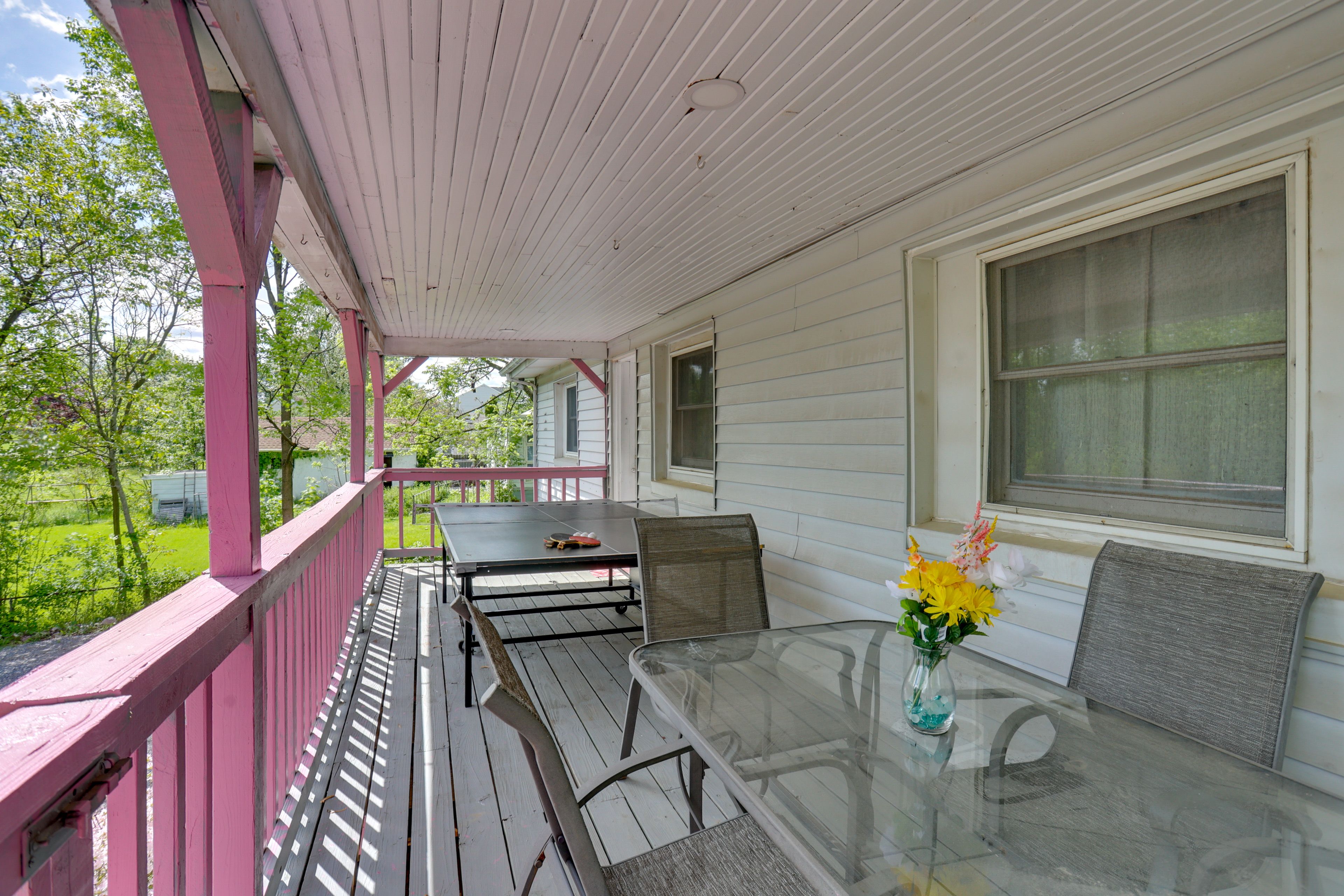 Covered Patio | Ping-Pong Table
