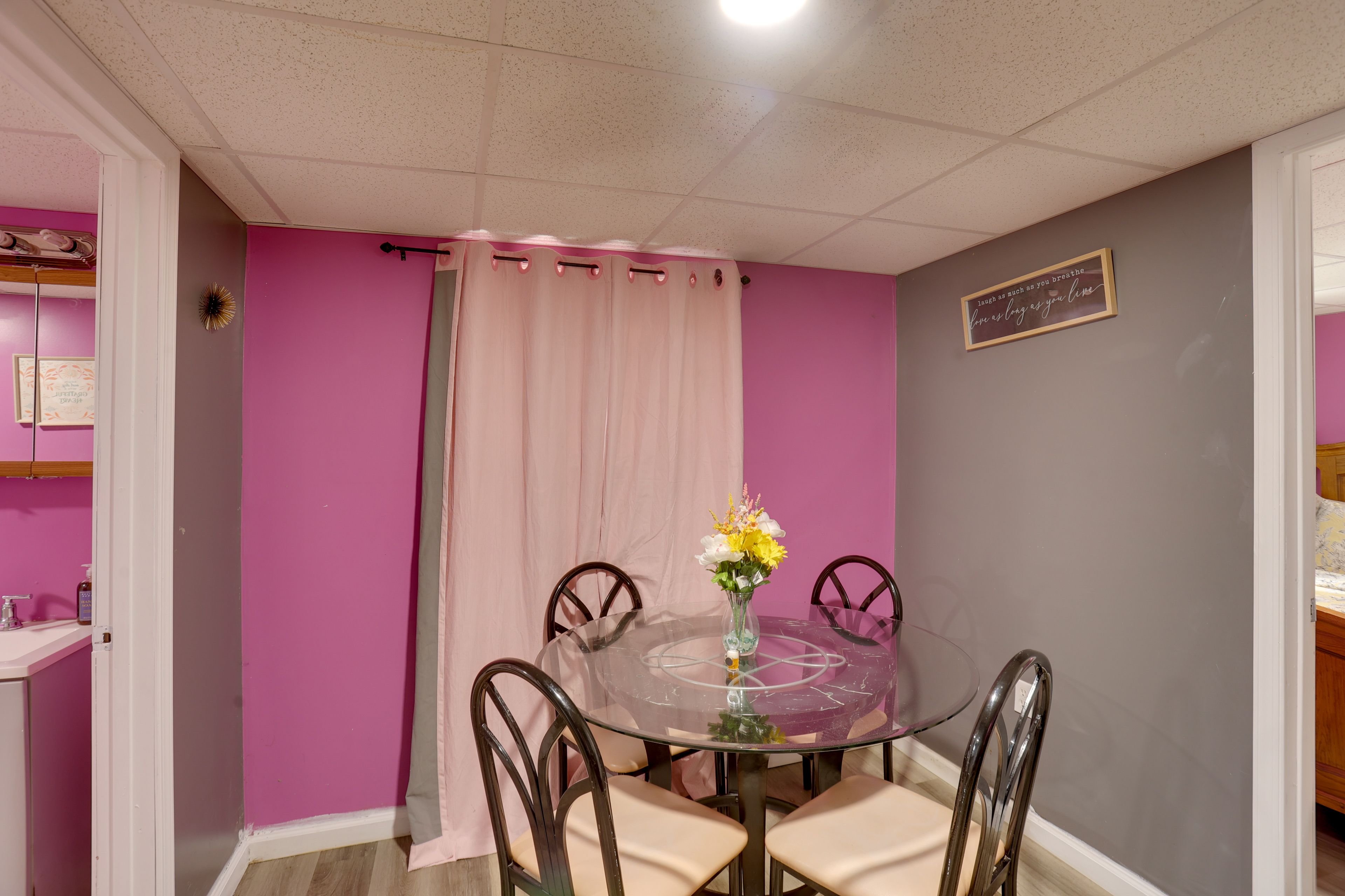 Dining Area | Dishware/Flatware Provided