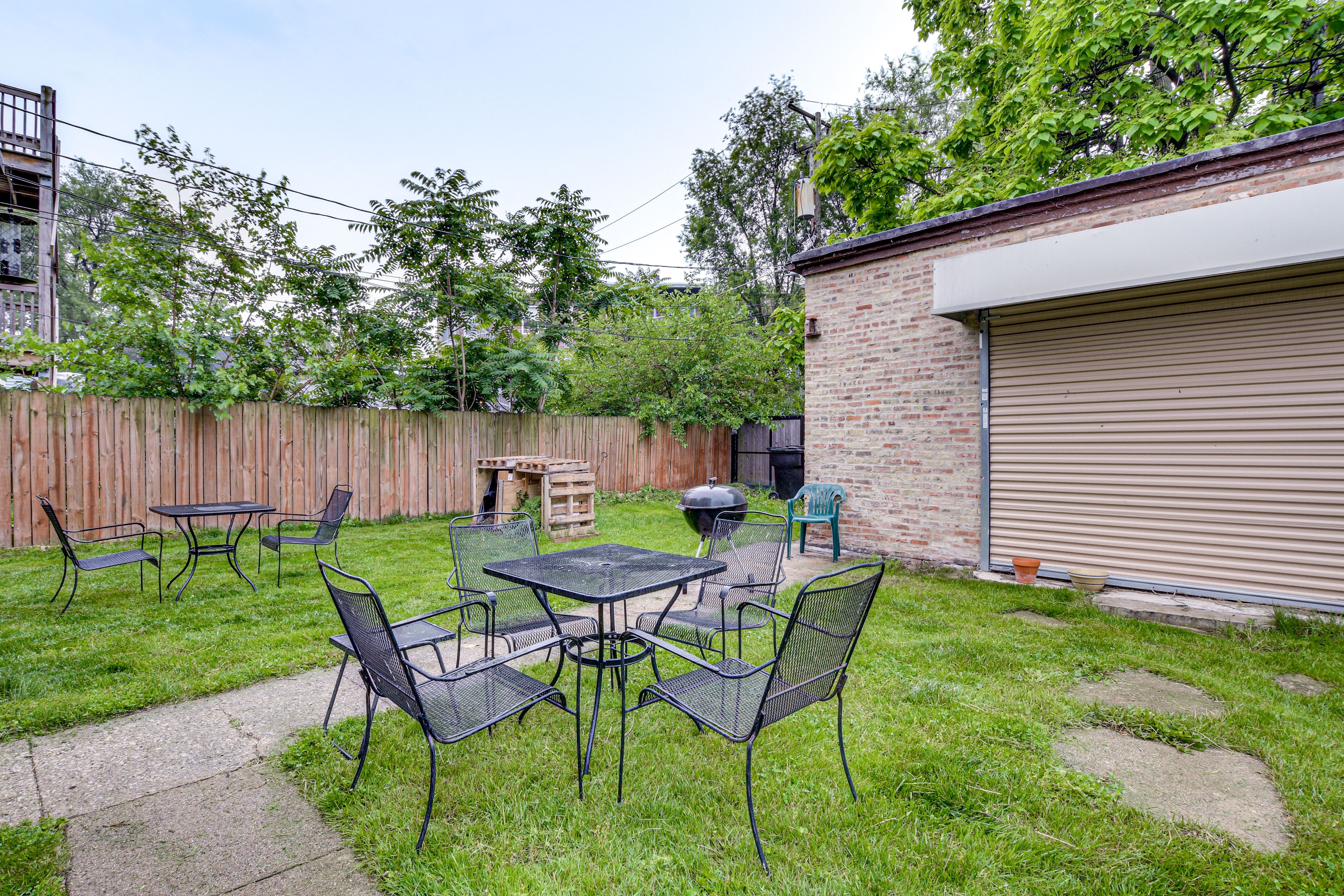 Shared Backyard | Dining Areas | Charcoal Grill