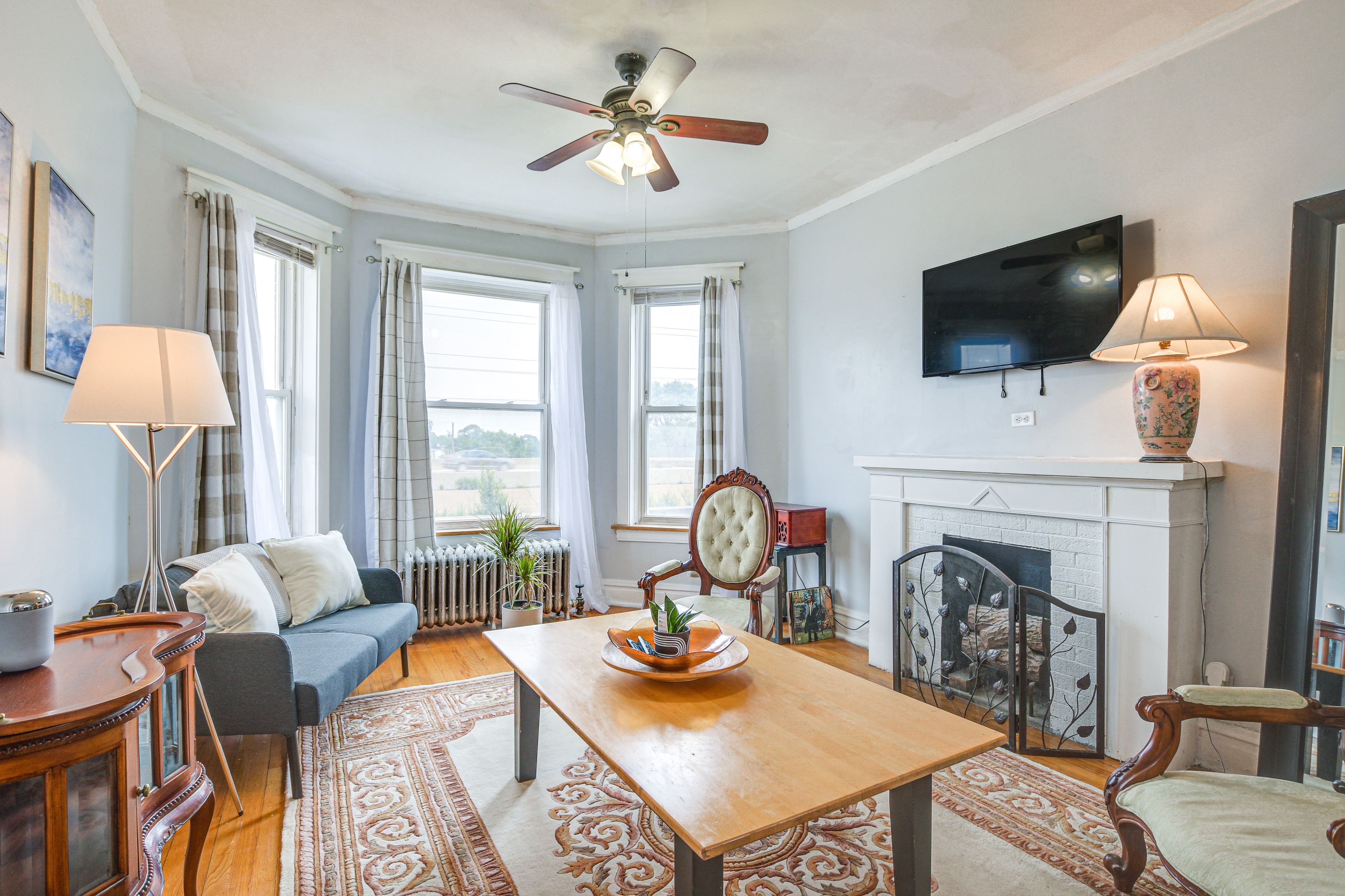 Chicago Vacation Rental | 3BR | 1BA | Stairs Required | 1,500 Sq Ft