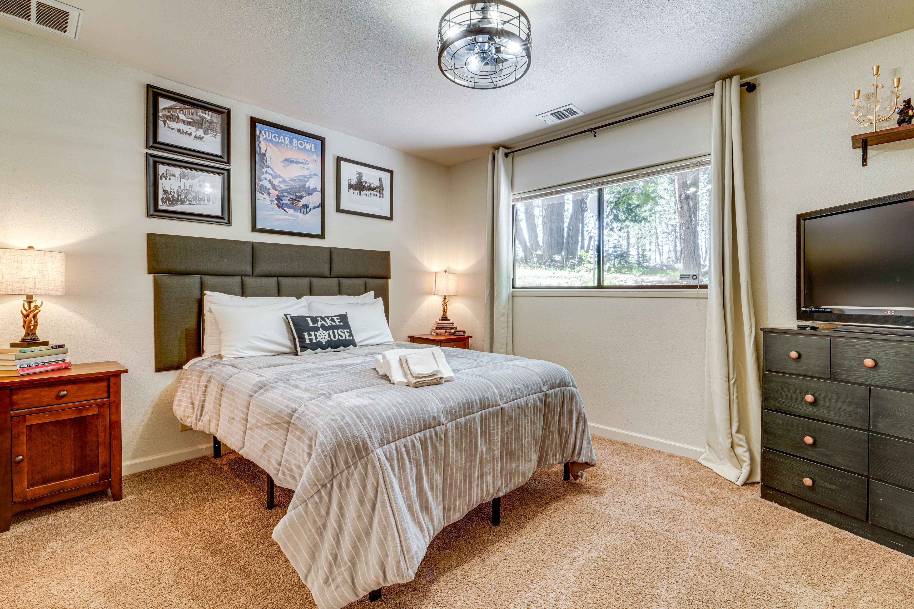 Bedroom 2 | Queen Bed