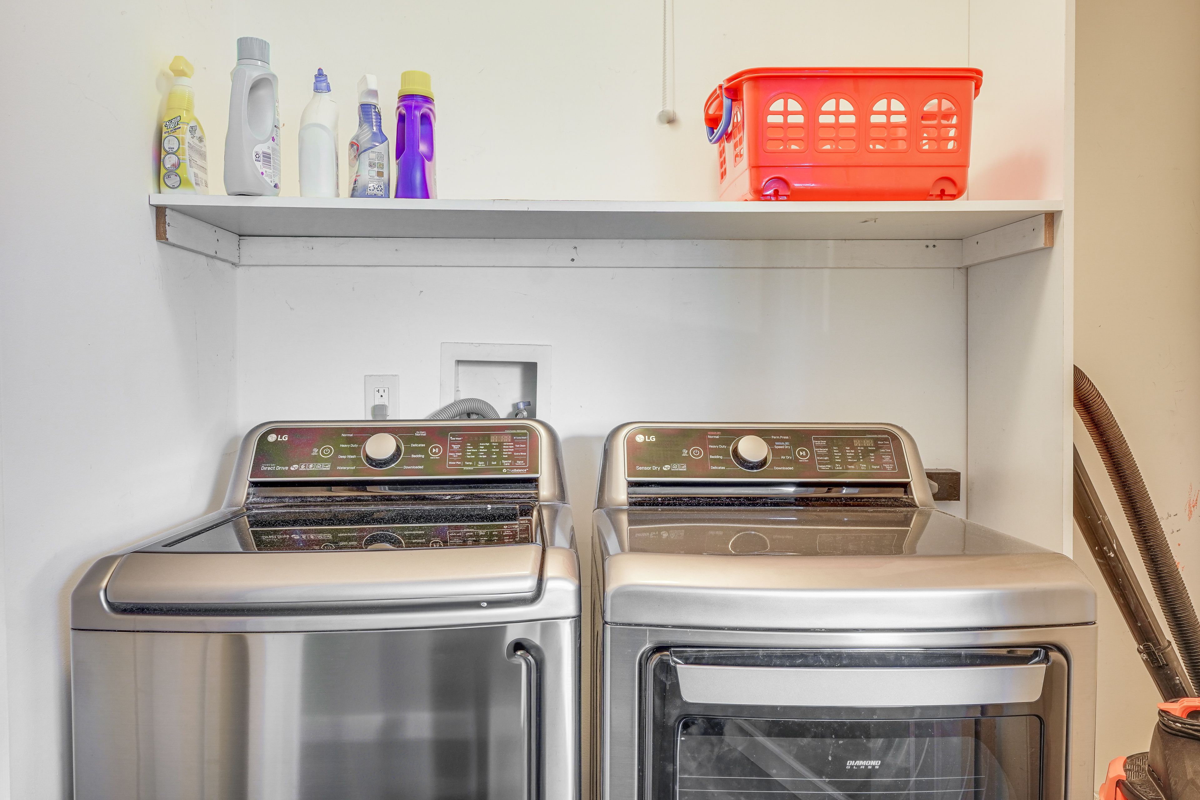 Laundry Closet | 2nd Floor | Washer & Dryer