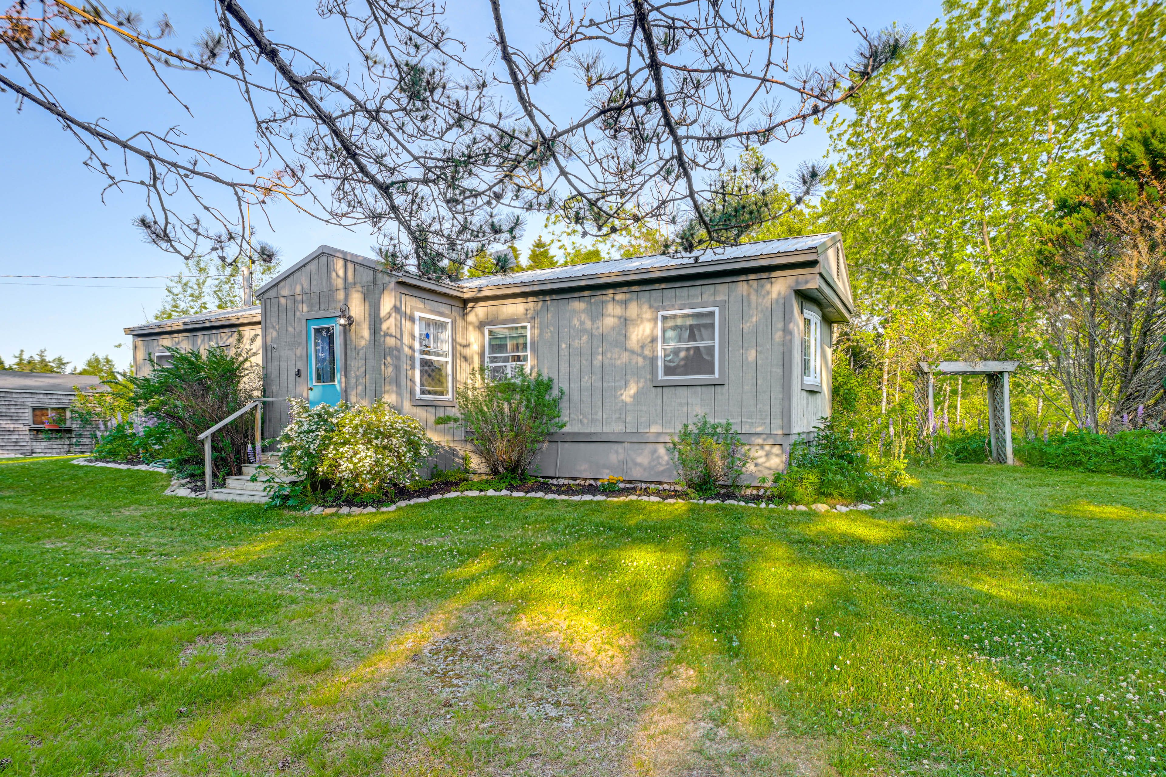 Property Exterior | Single-Story Cottage