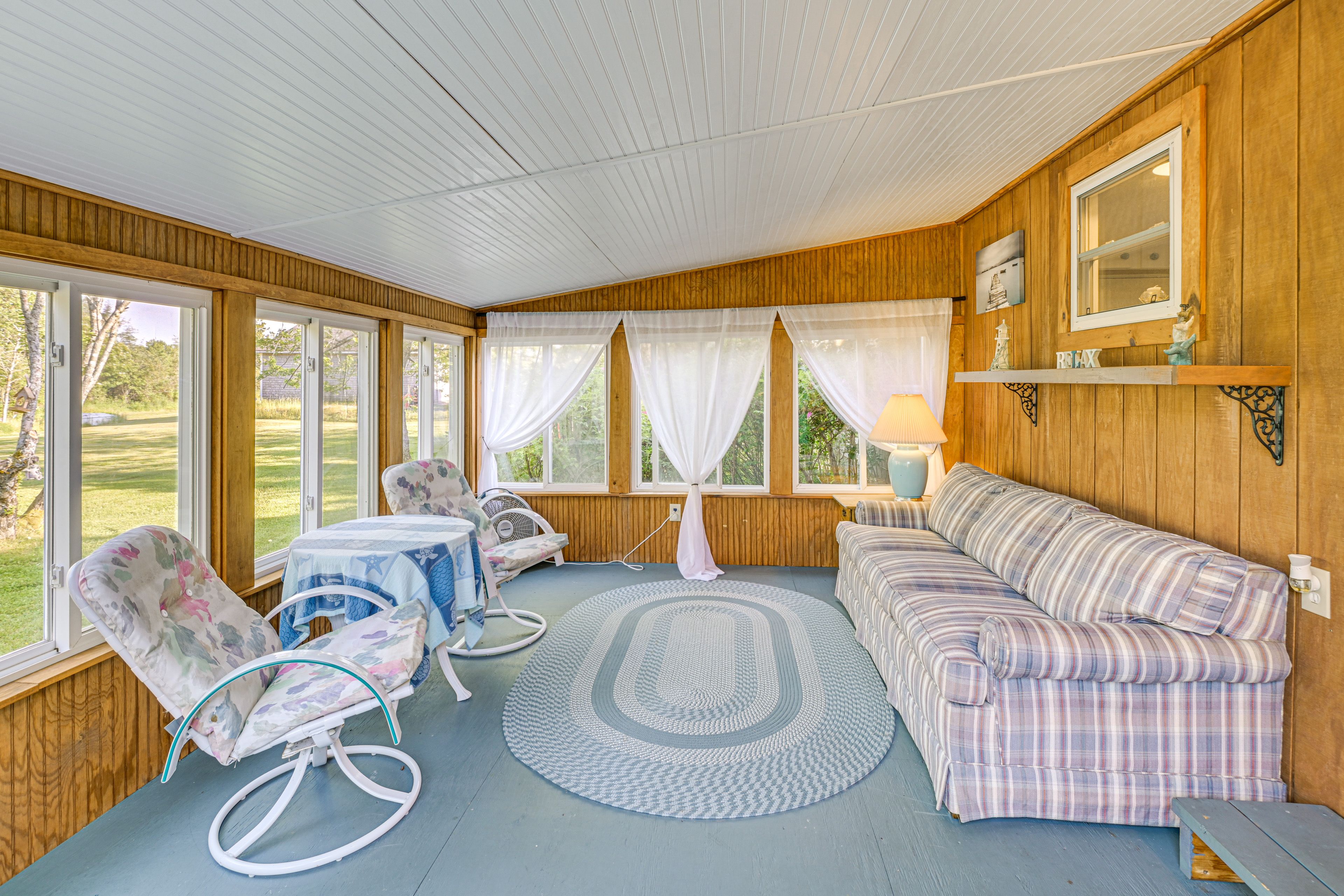 Sunroom | Queen Sleeper Sofa