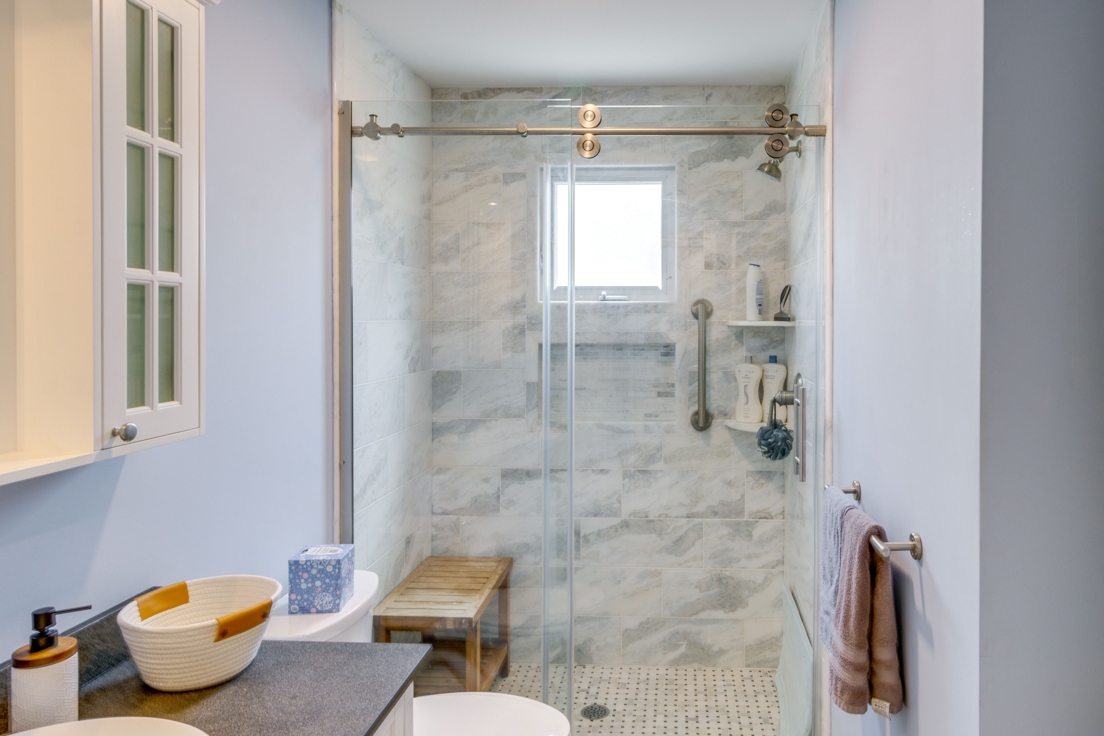 Full Bathroom | Towels Provided