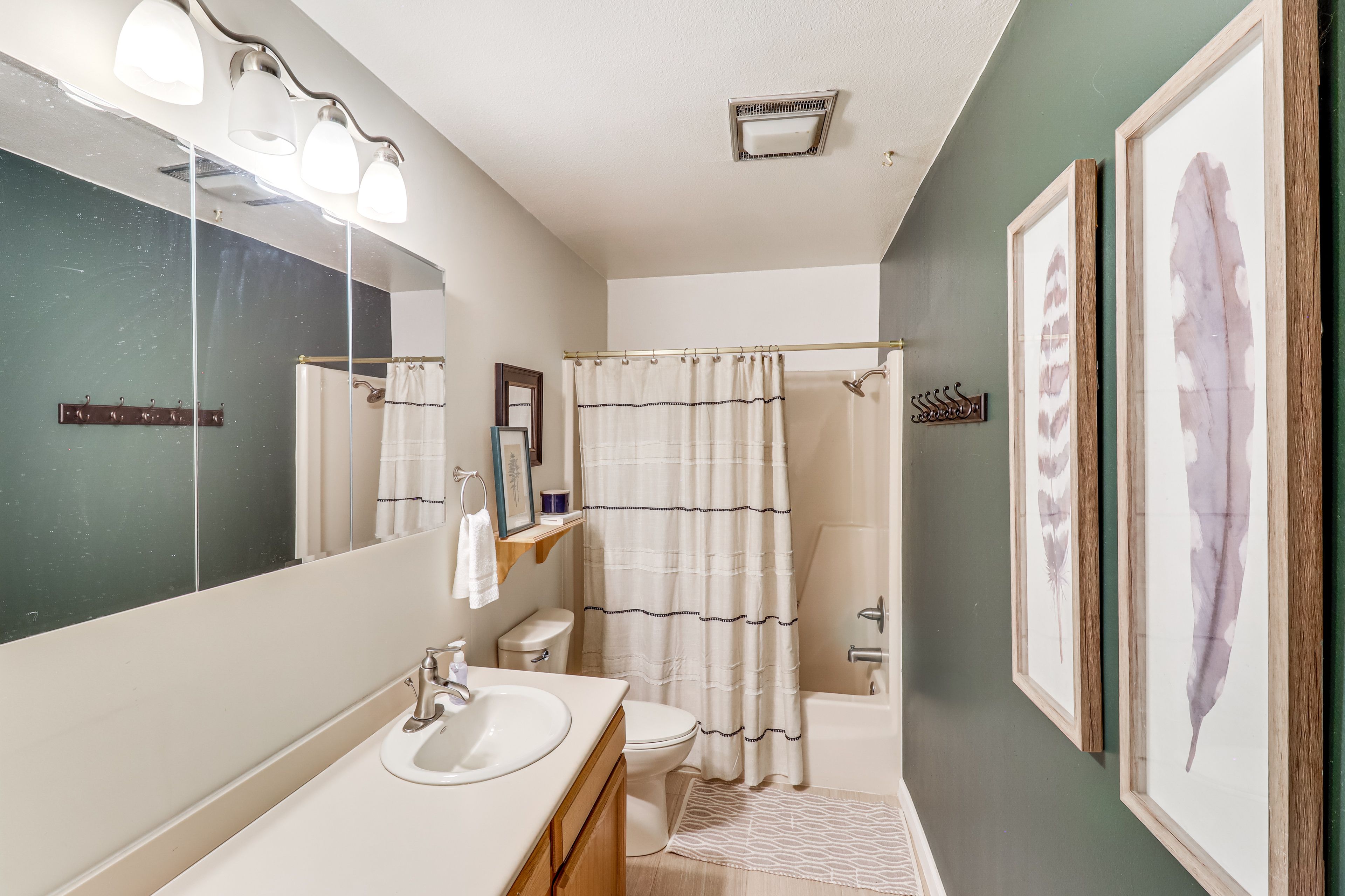 Full Bathroom | 1st Floor
