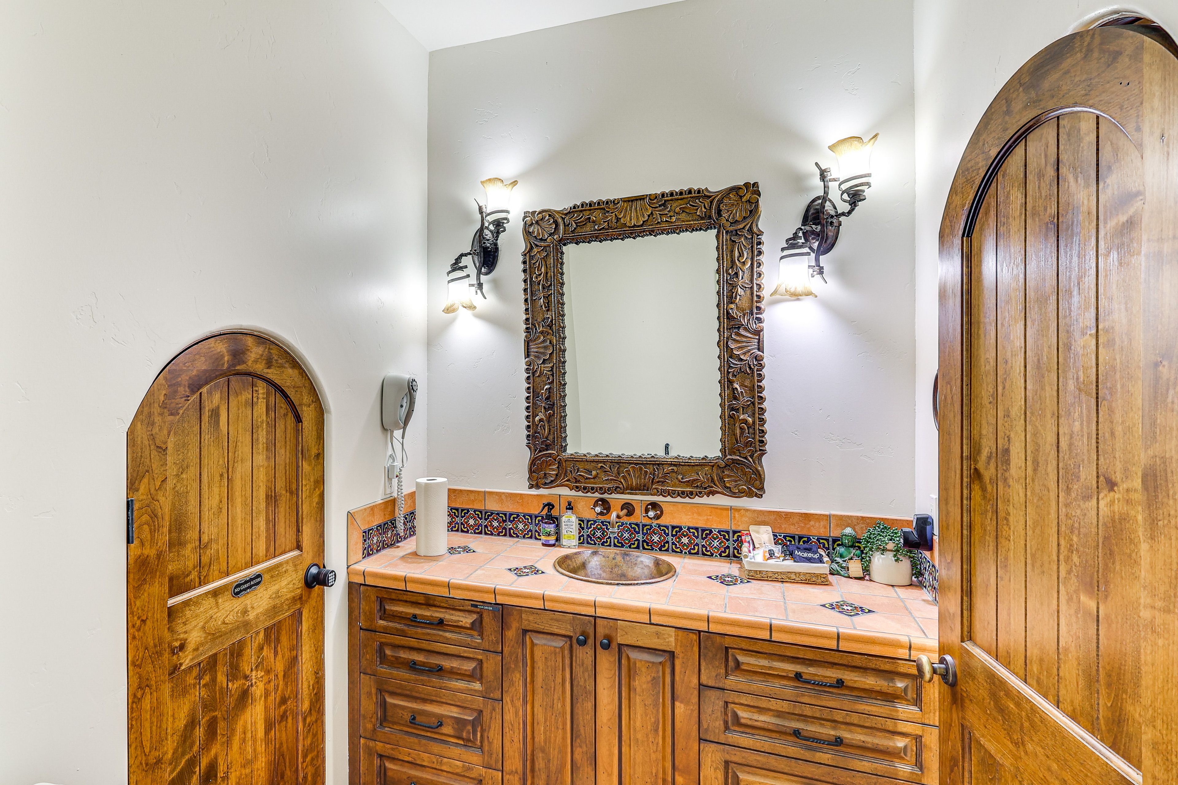 Full Bathroom | 1st Floor