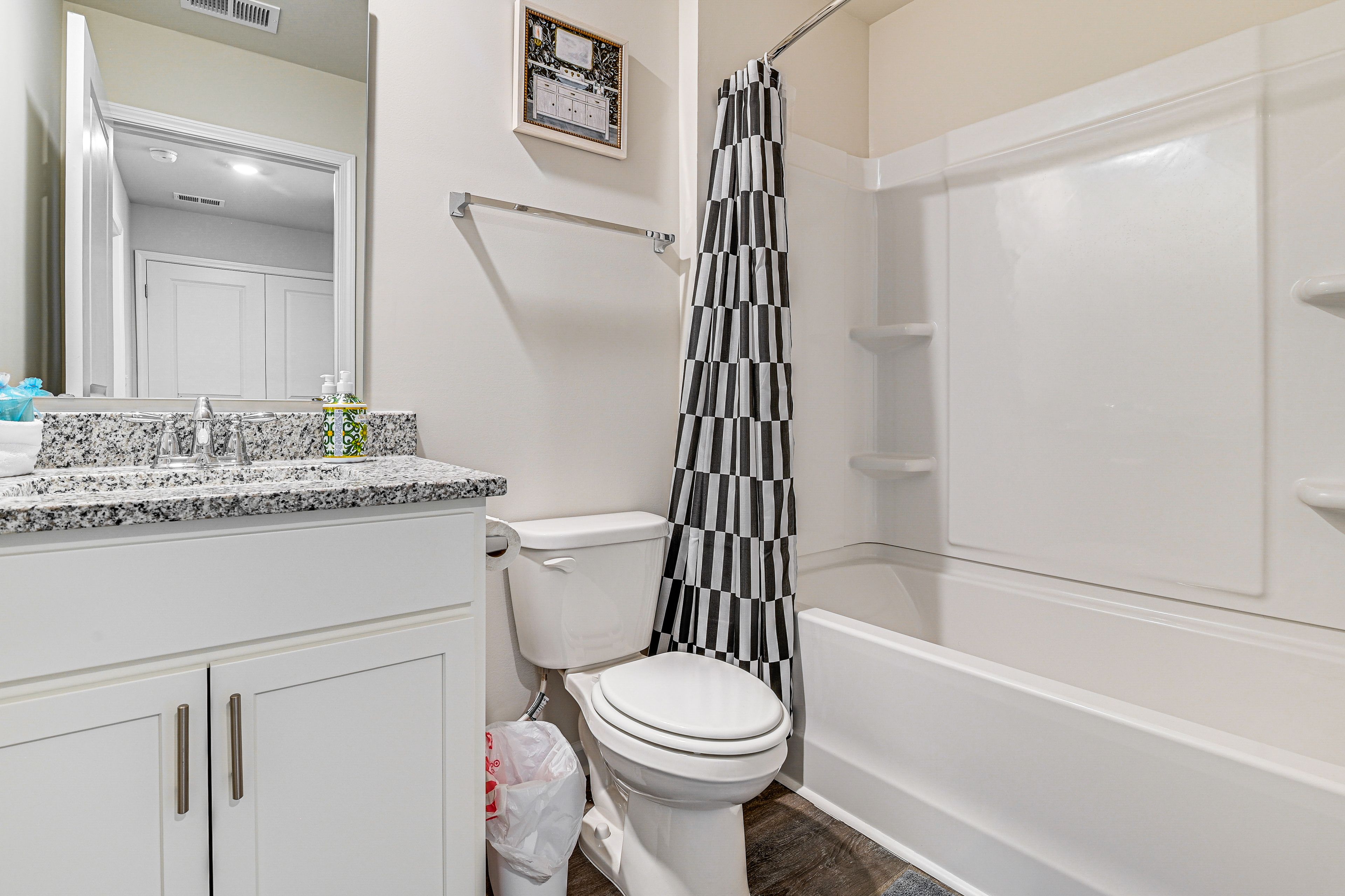 Full Bathroom | 2nd Floor