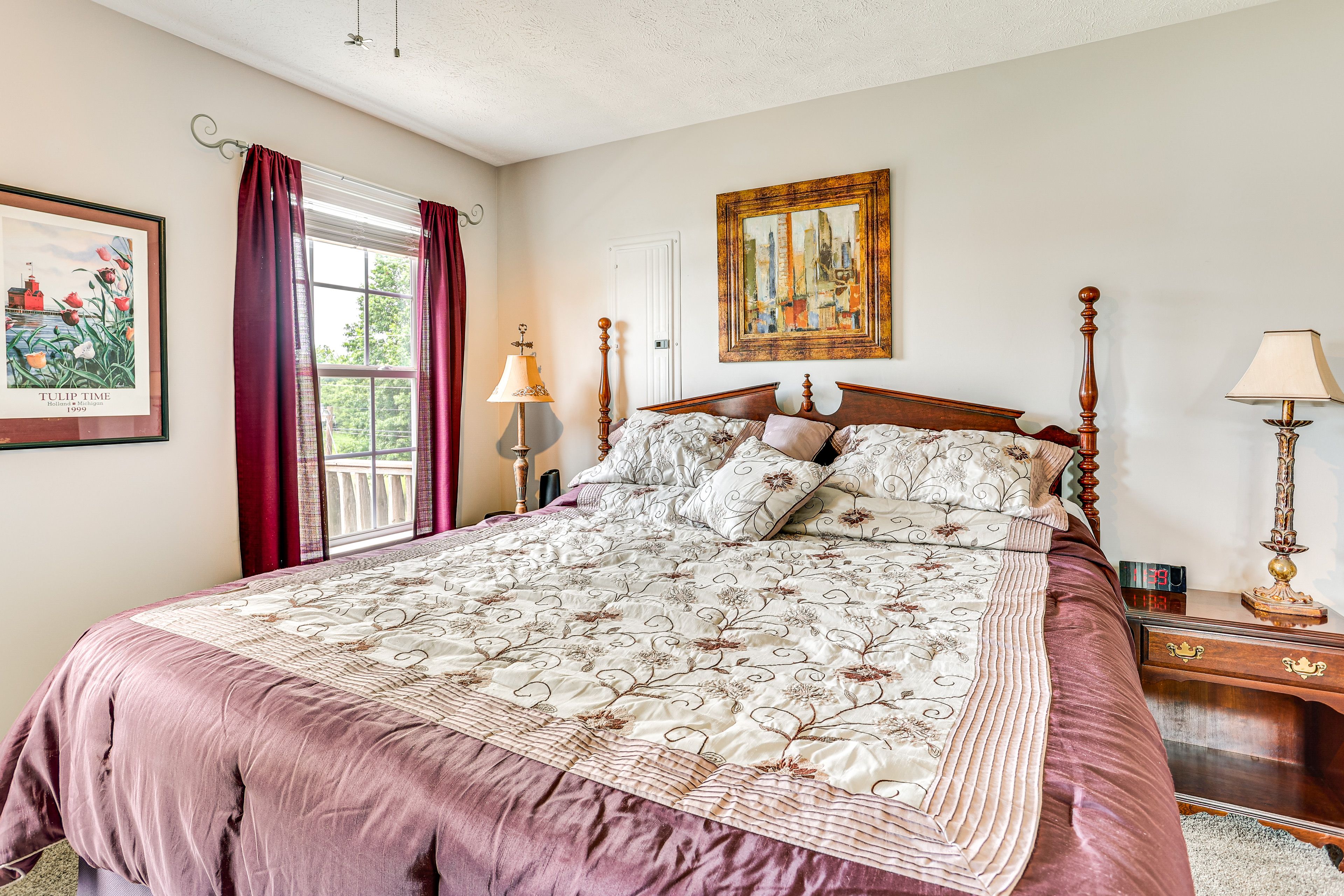 Bedroom | 1st Floor | King Bed | Linens Provided | Smart TV