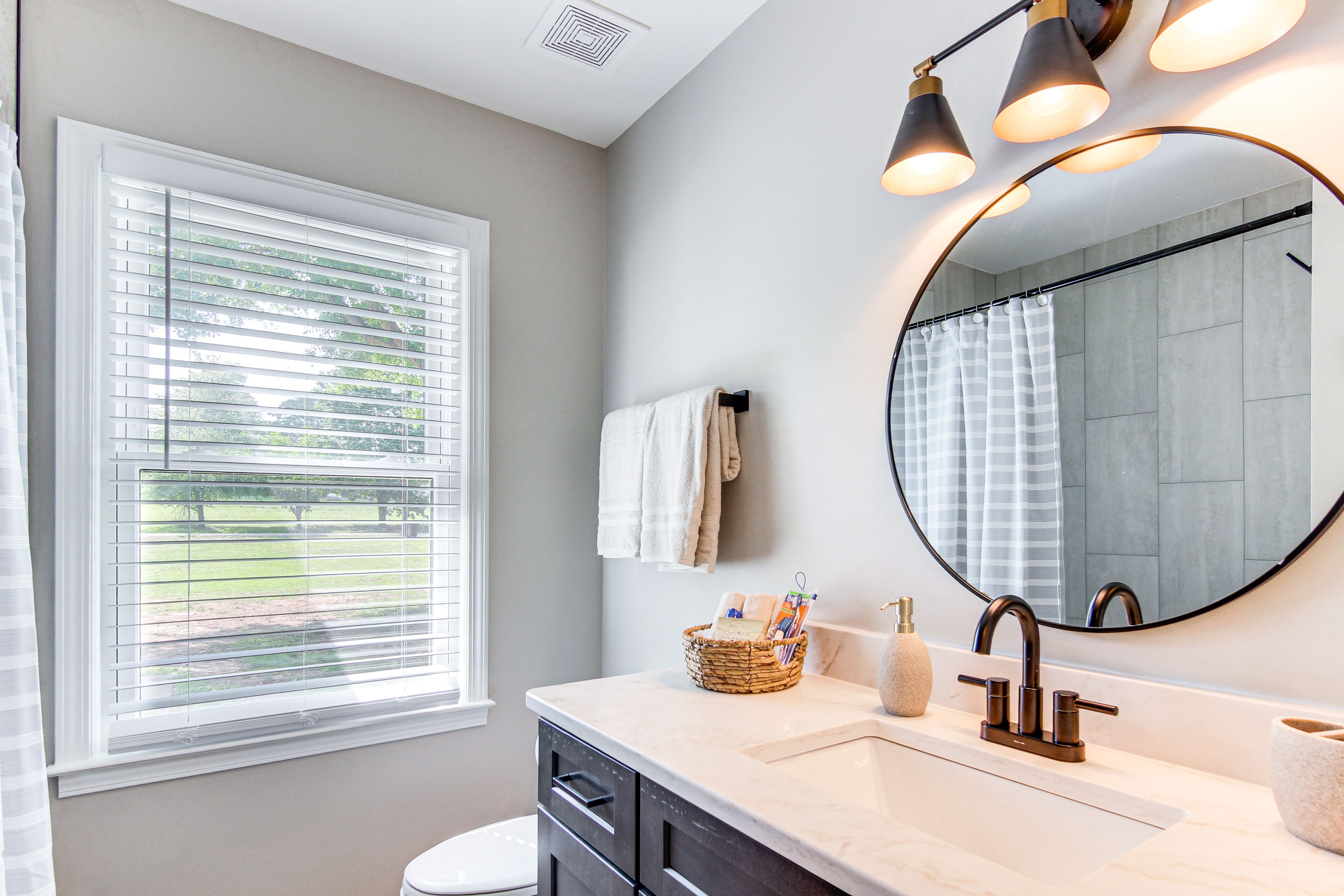 Full Bathroom | Main Floor