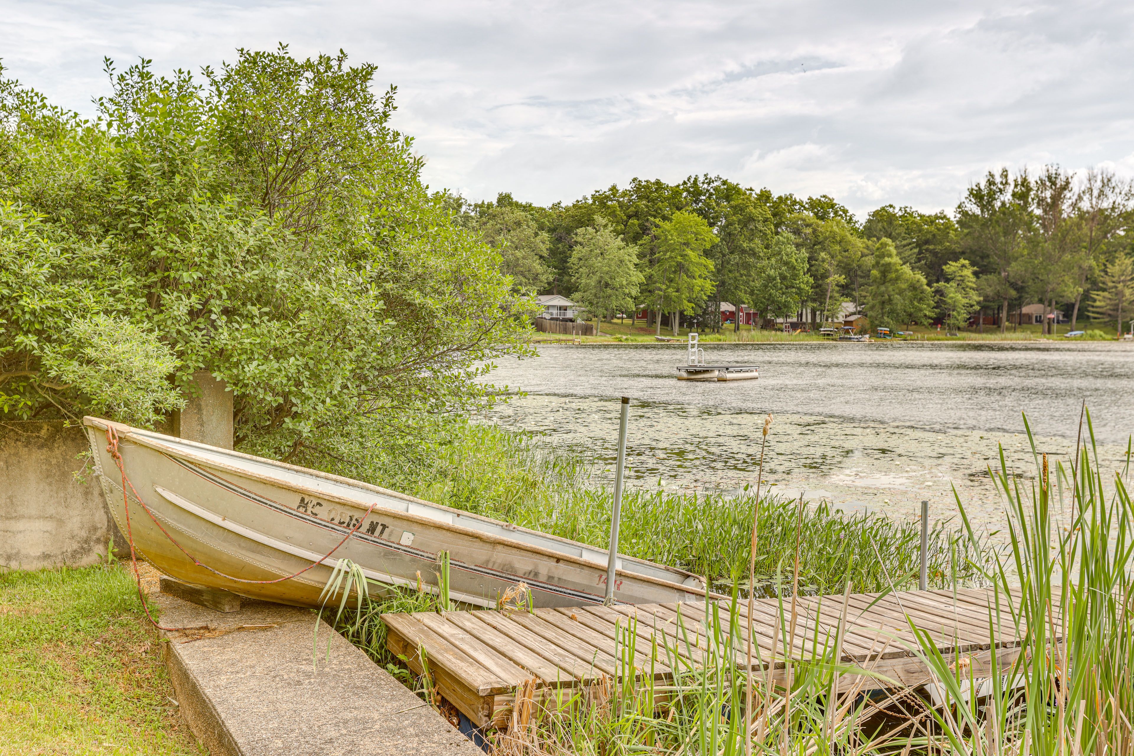 Lake Access | Rowboat | Swimming Platform