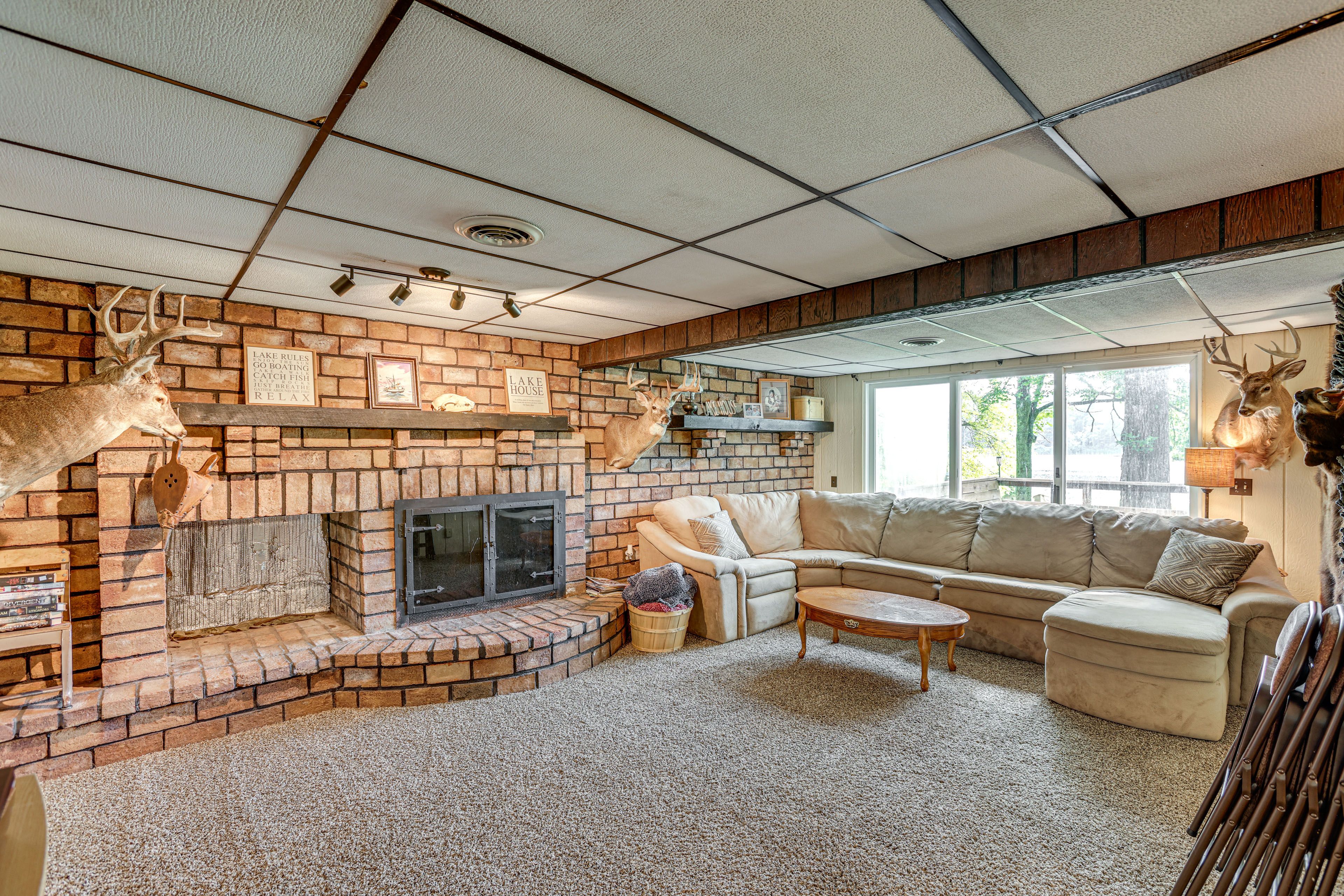 Living Room | Full Sleeper Sofa | Decorative Fireplace | TV w/ DVD Player