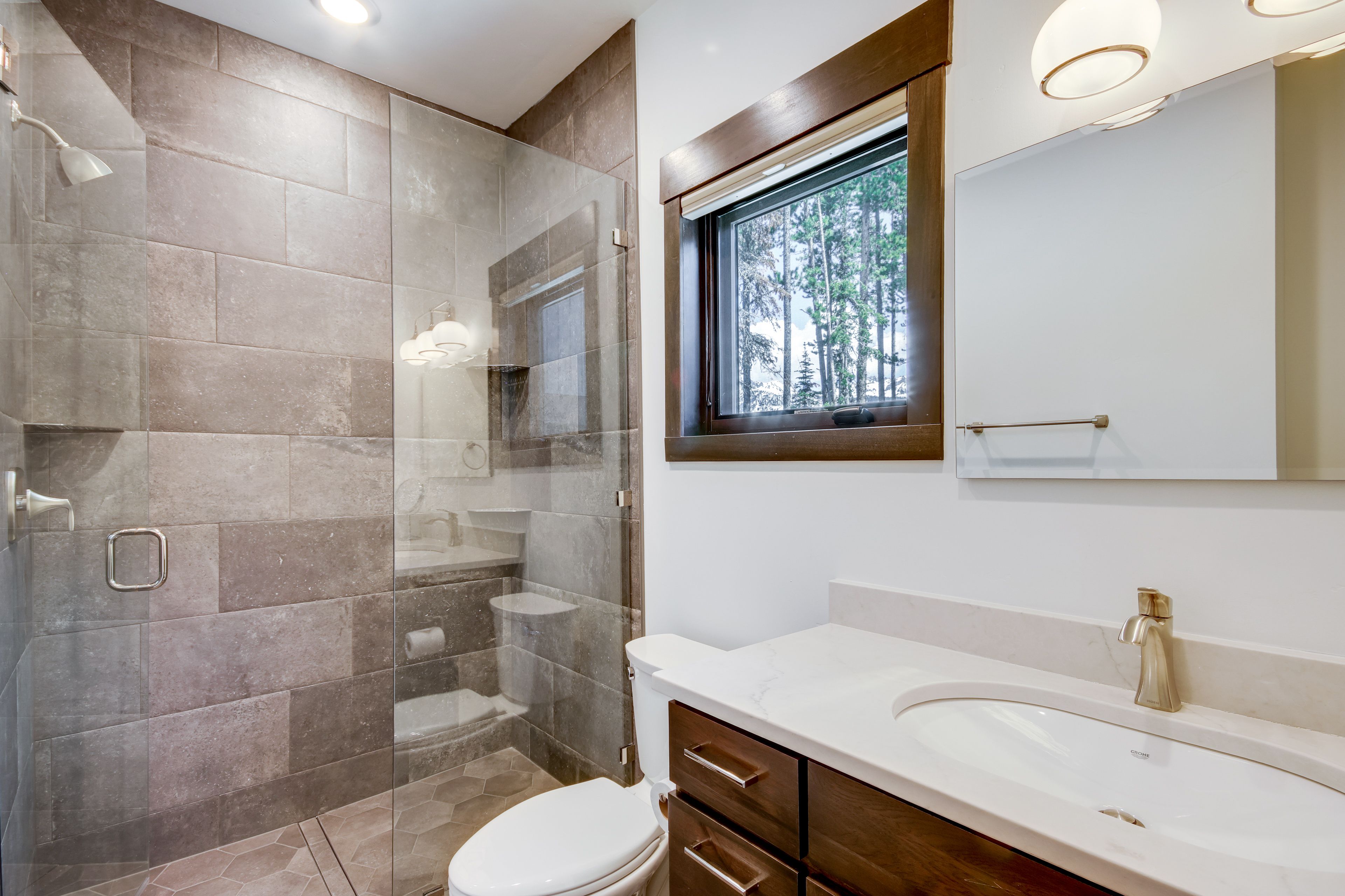 En-Suite Bathroom | Main Floor
