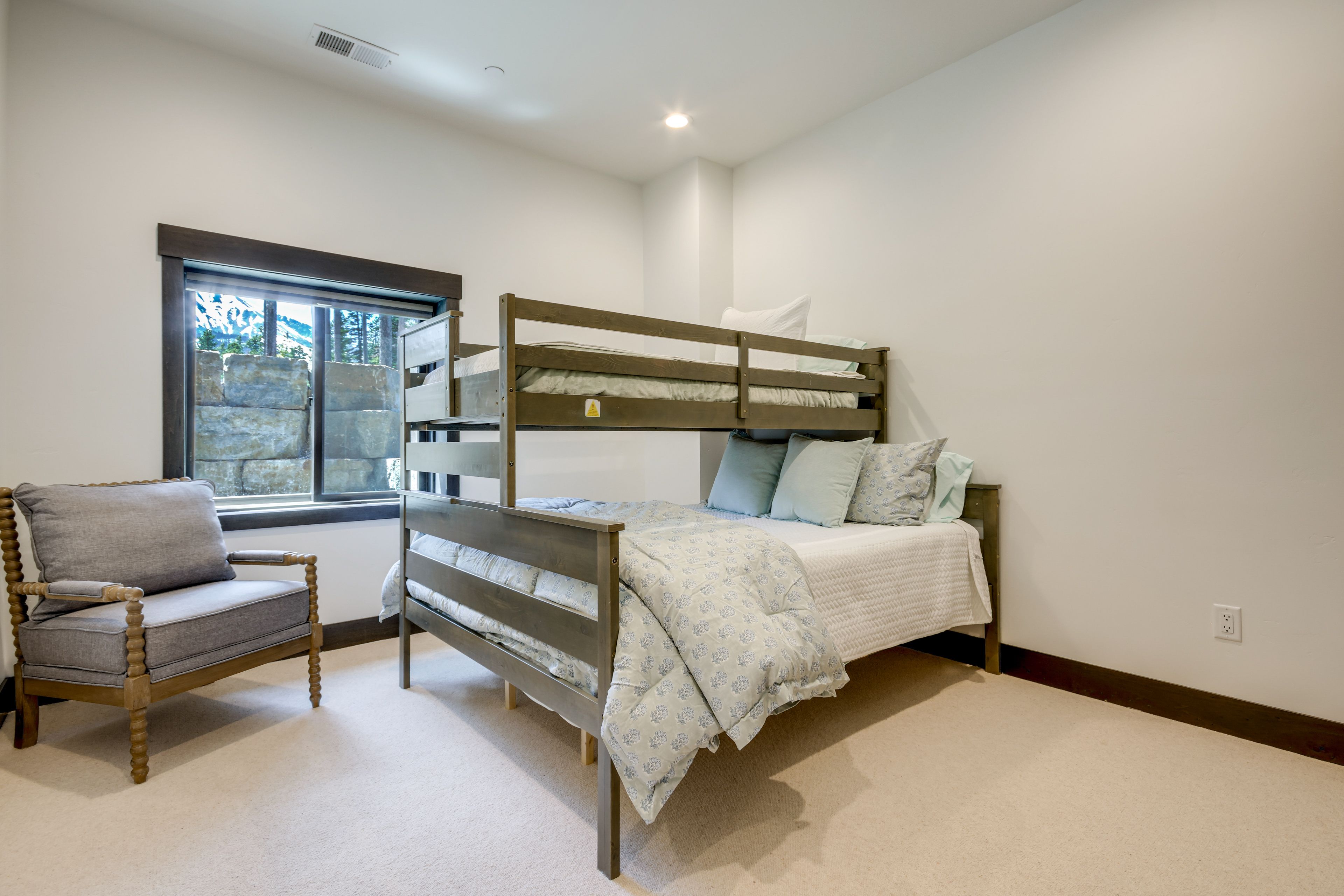 Bedroom 6 | Ground Floor | Twin/Queen Bunk Bed