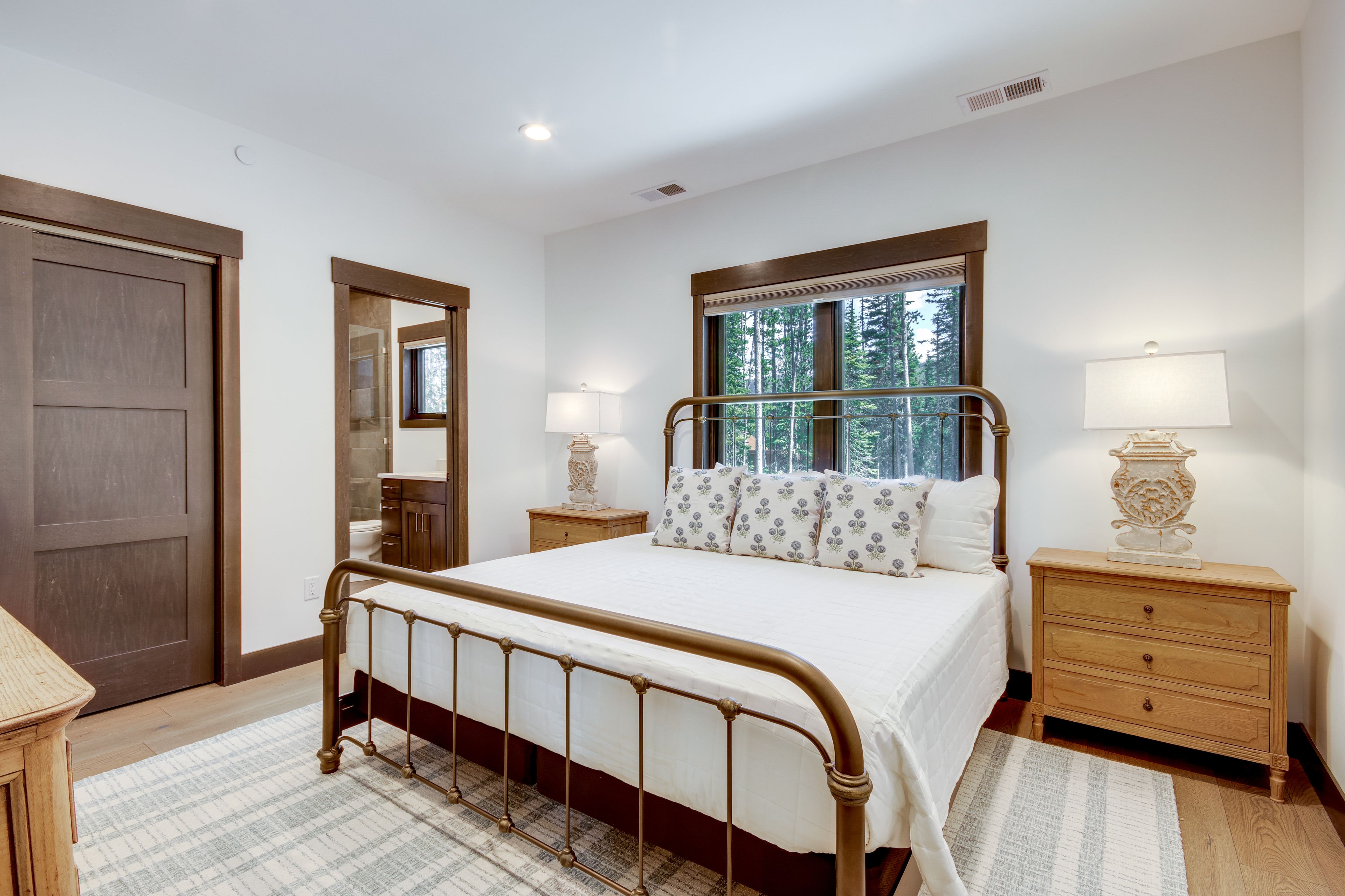 Bedroom 2 | Main Floor | King Bed