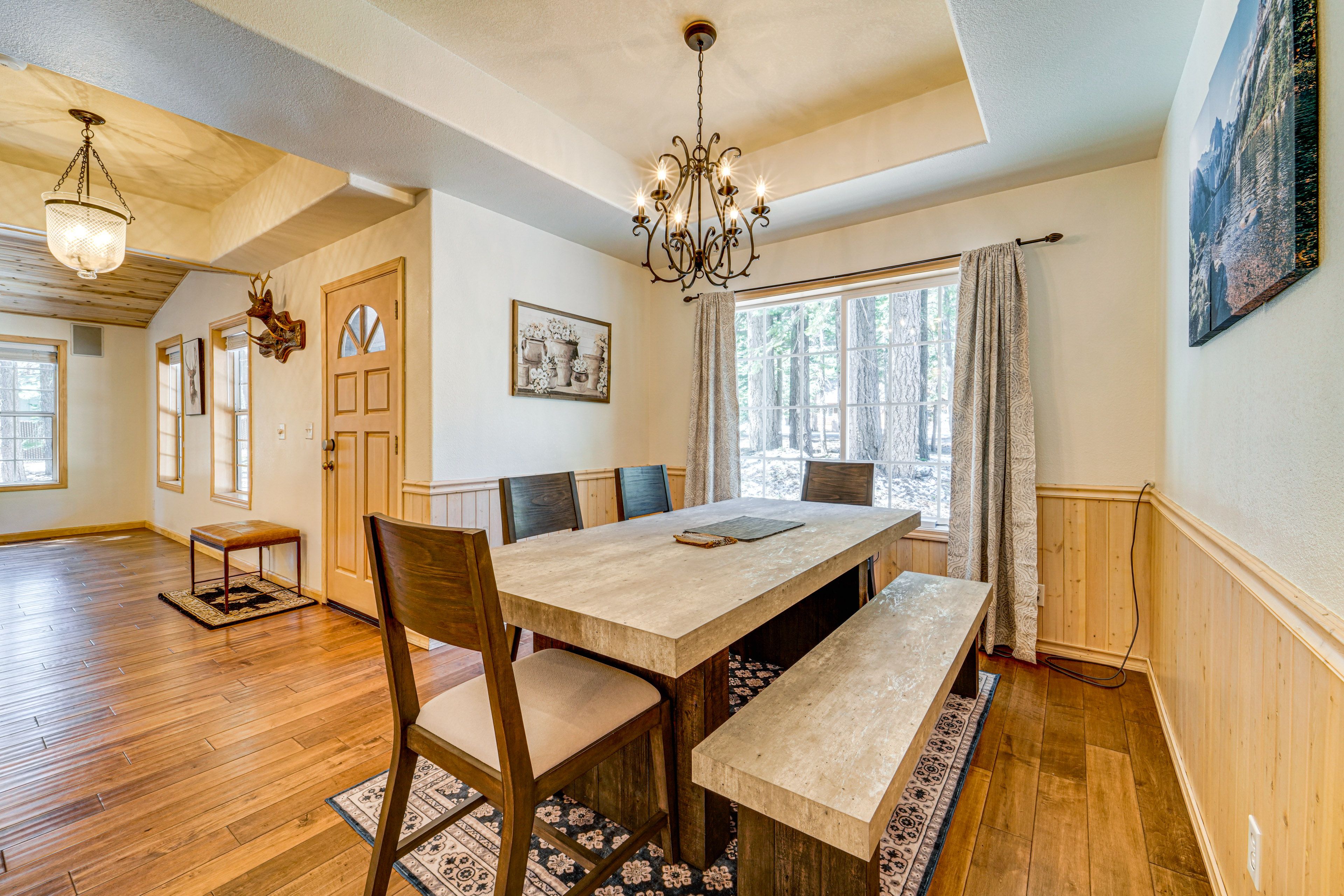 Dining Area | 1st Floor