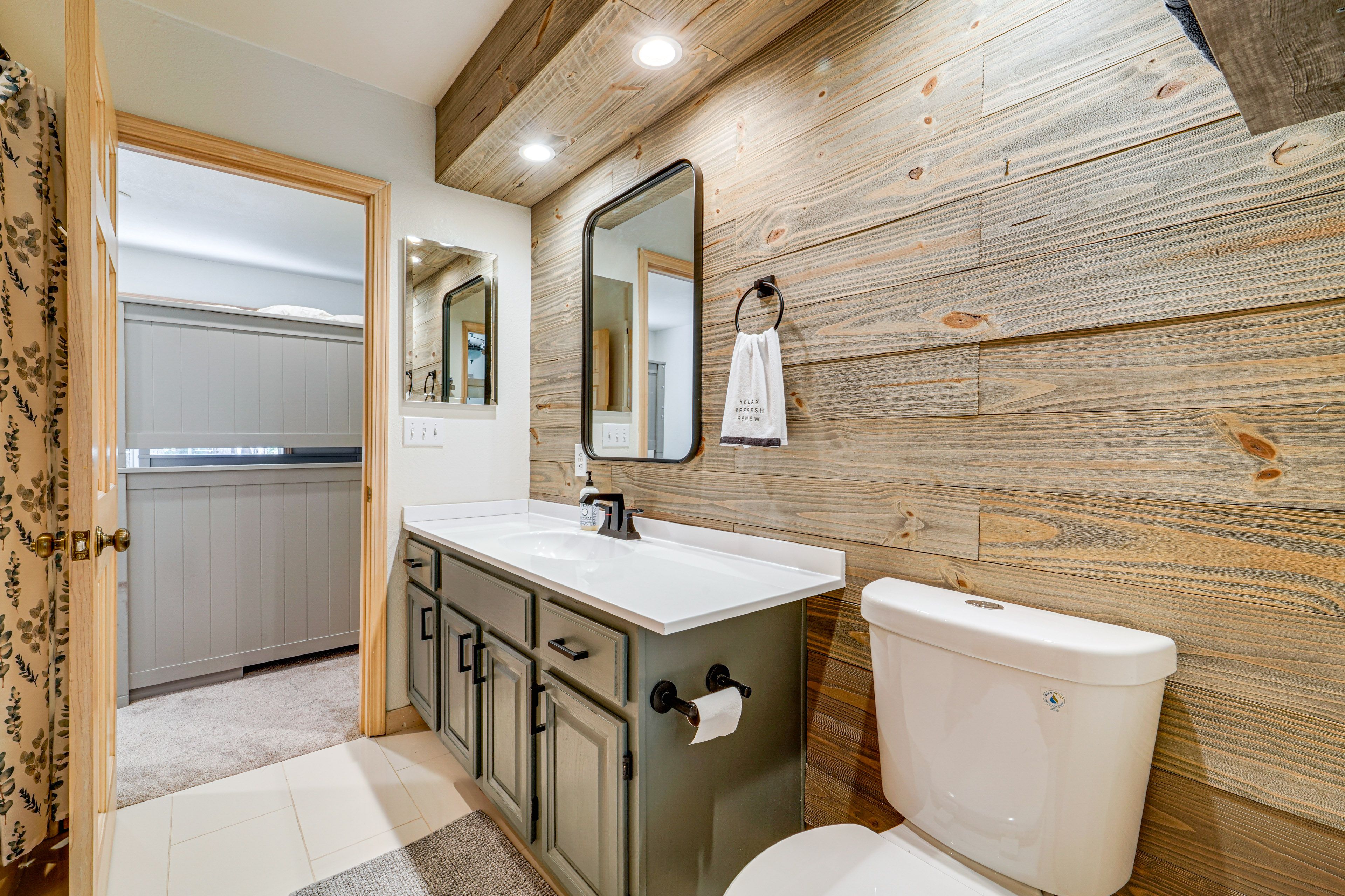 Jack-and-Jill Bathroom | 2nd Floor