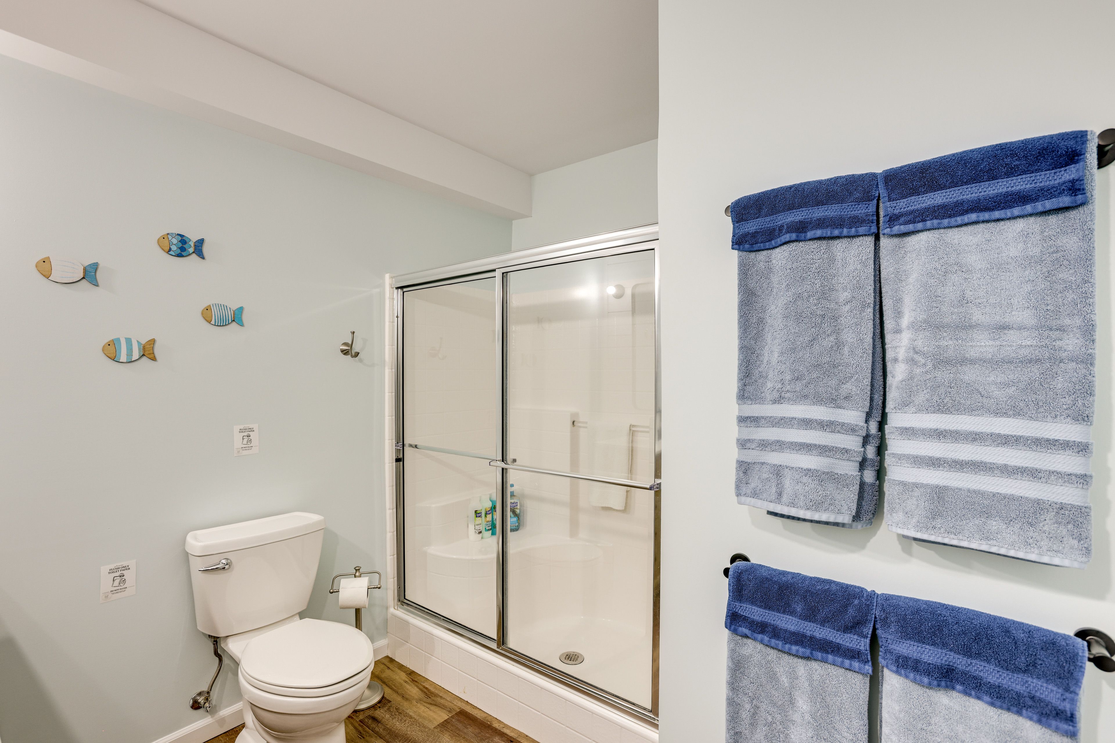 Full Bathroom | Towels Provided