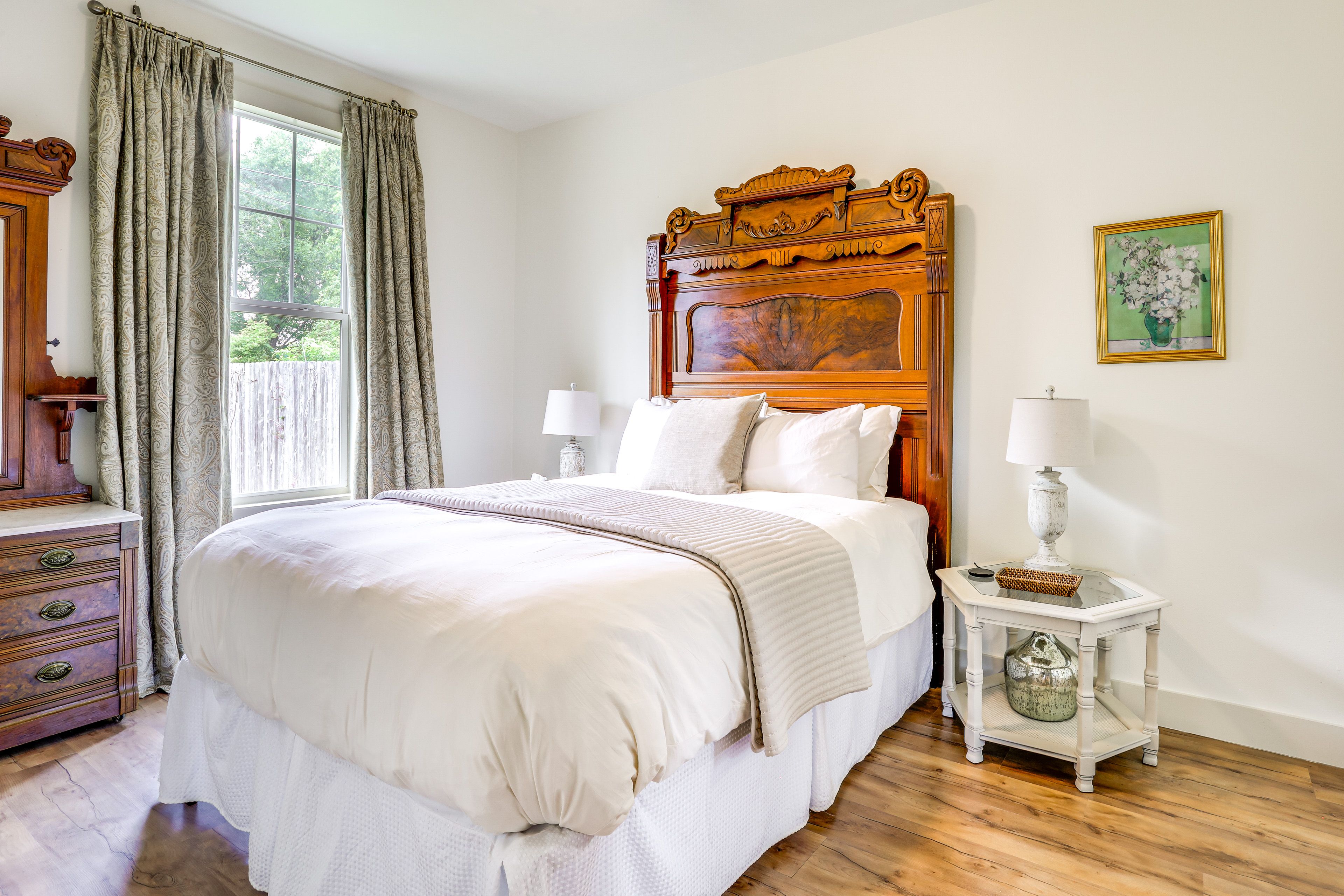 Bedroom 1 | Queen Bed | En-Suite Bathroom