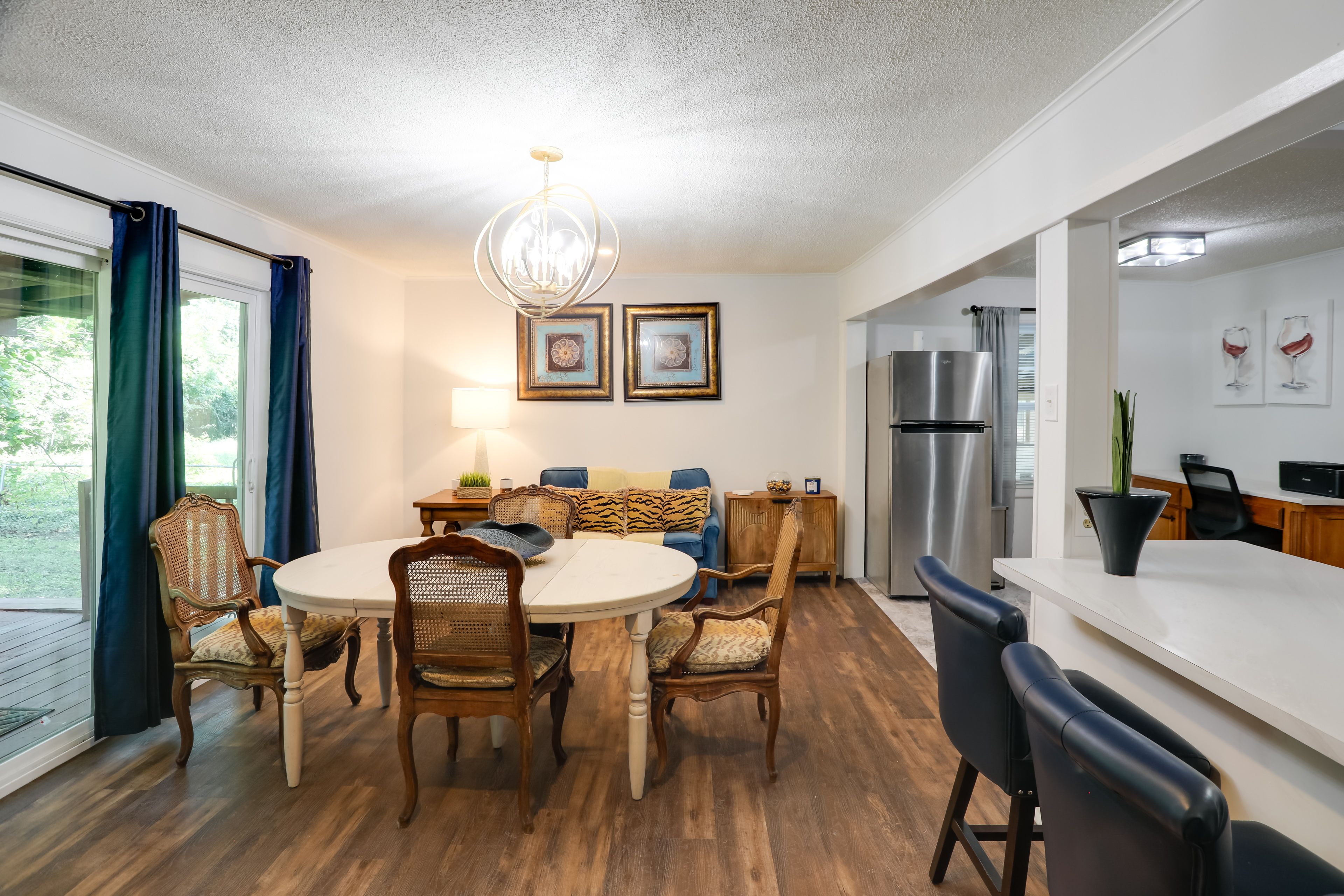 Living Room | Twin Sleeper Sofa | Dining Area | Smart TV